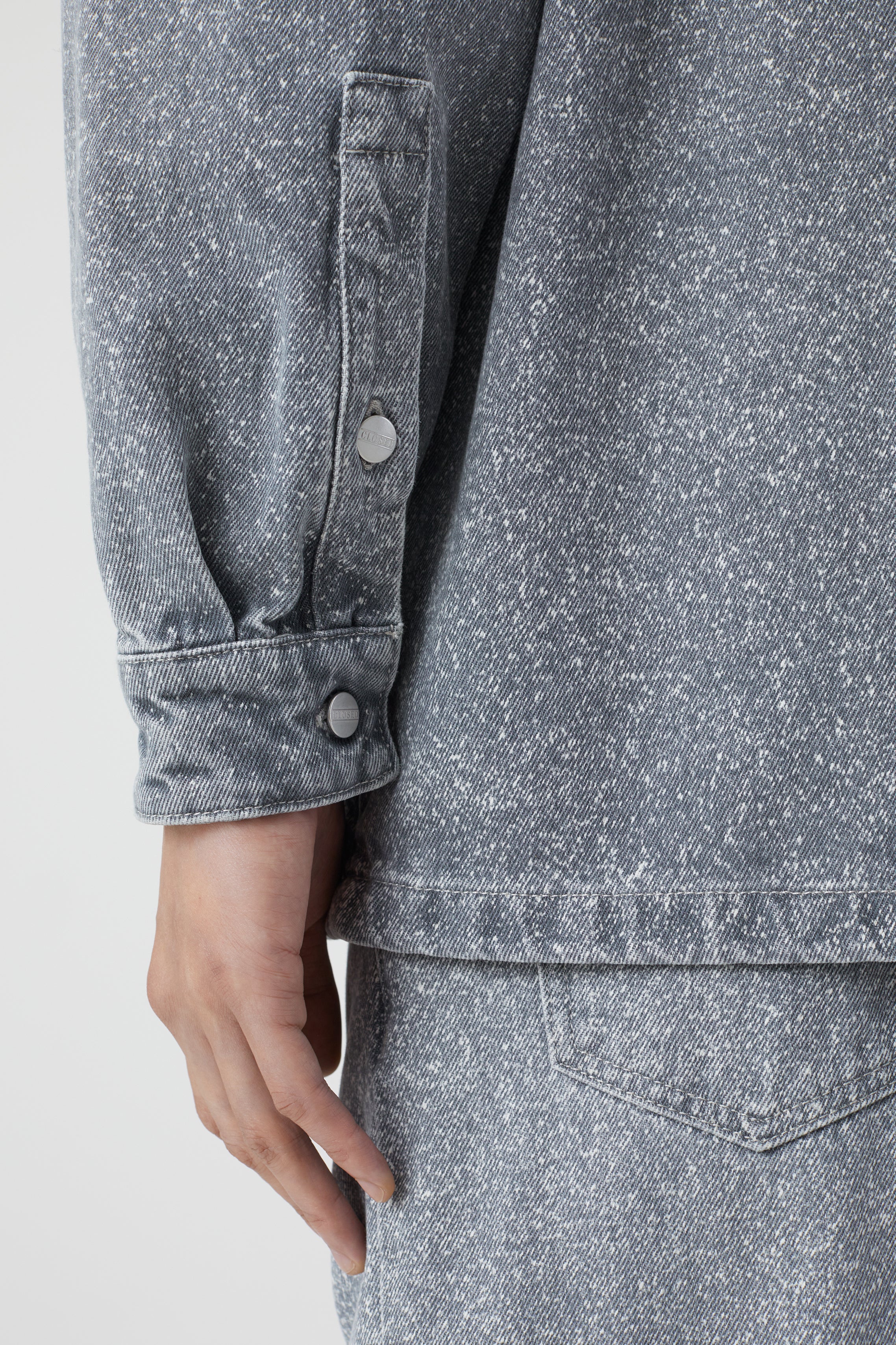 OVERSHIRT-Shirts-Closed-ARCHIVIST