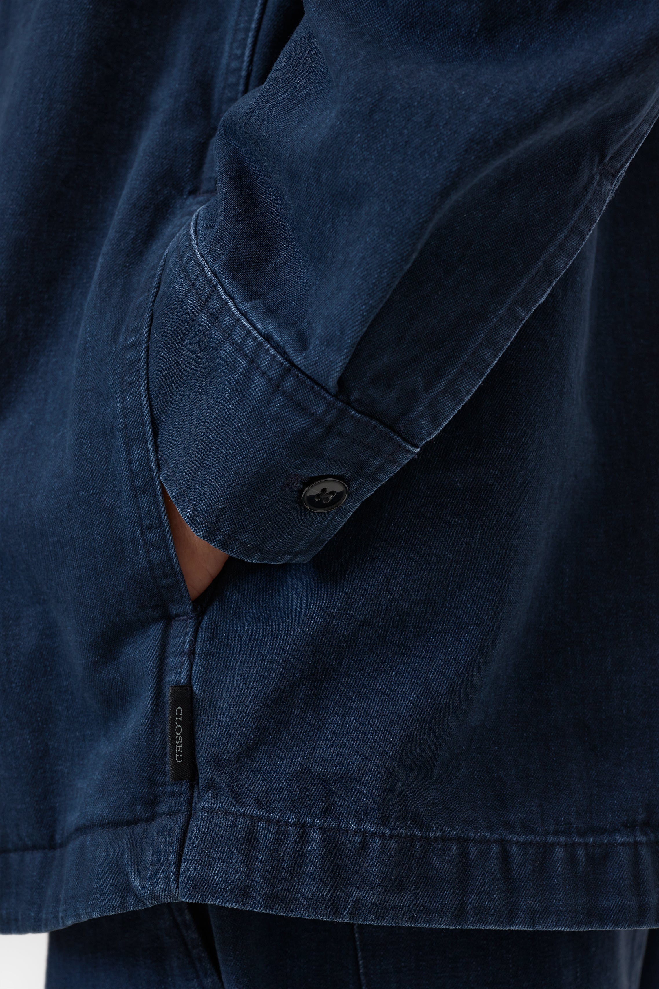 ZIPPED SHIRT