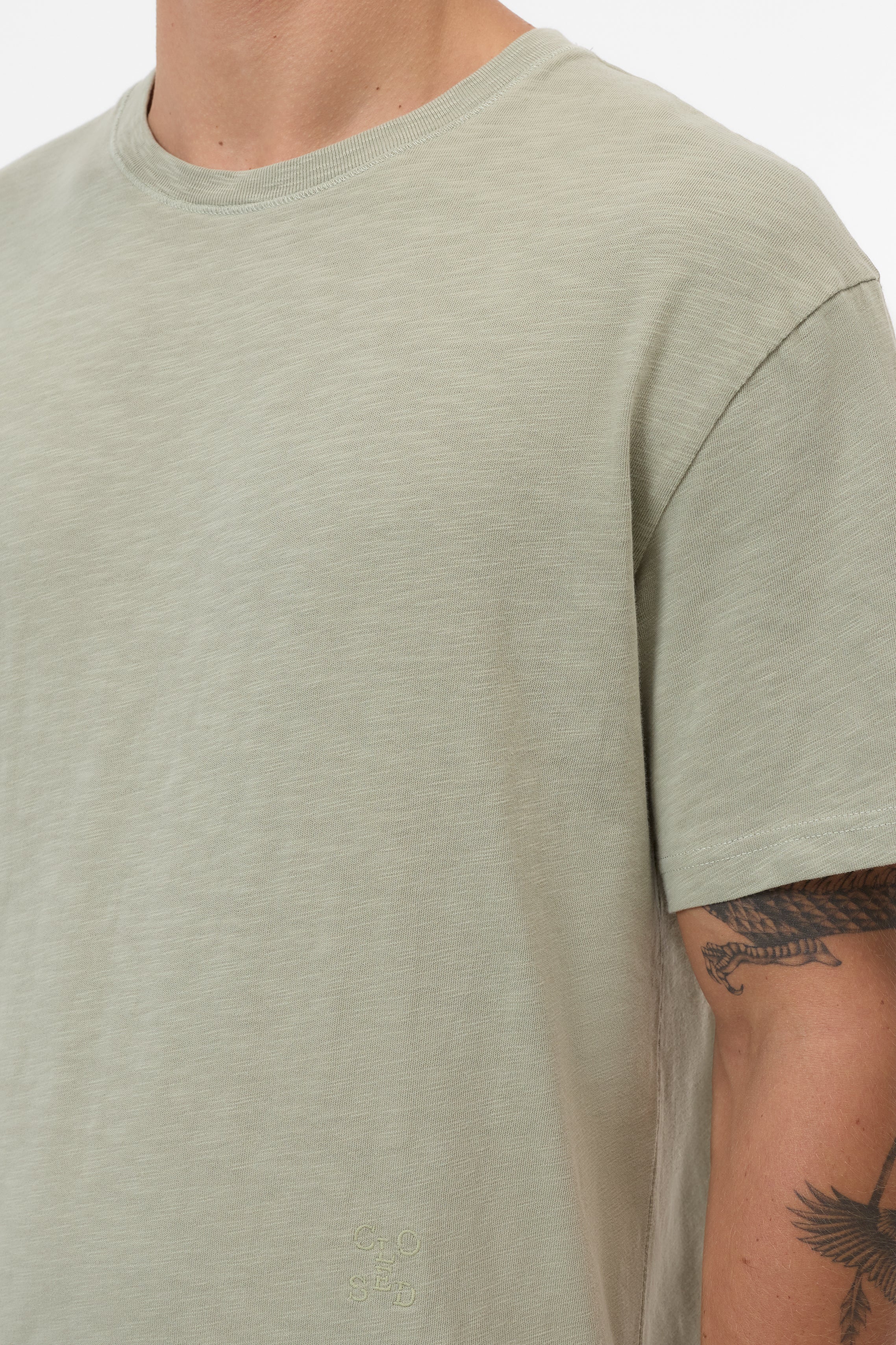 CLASSIC T-SHIRT