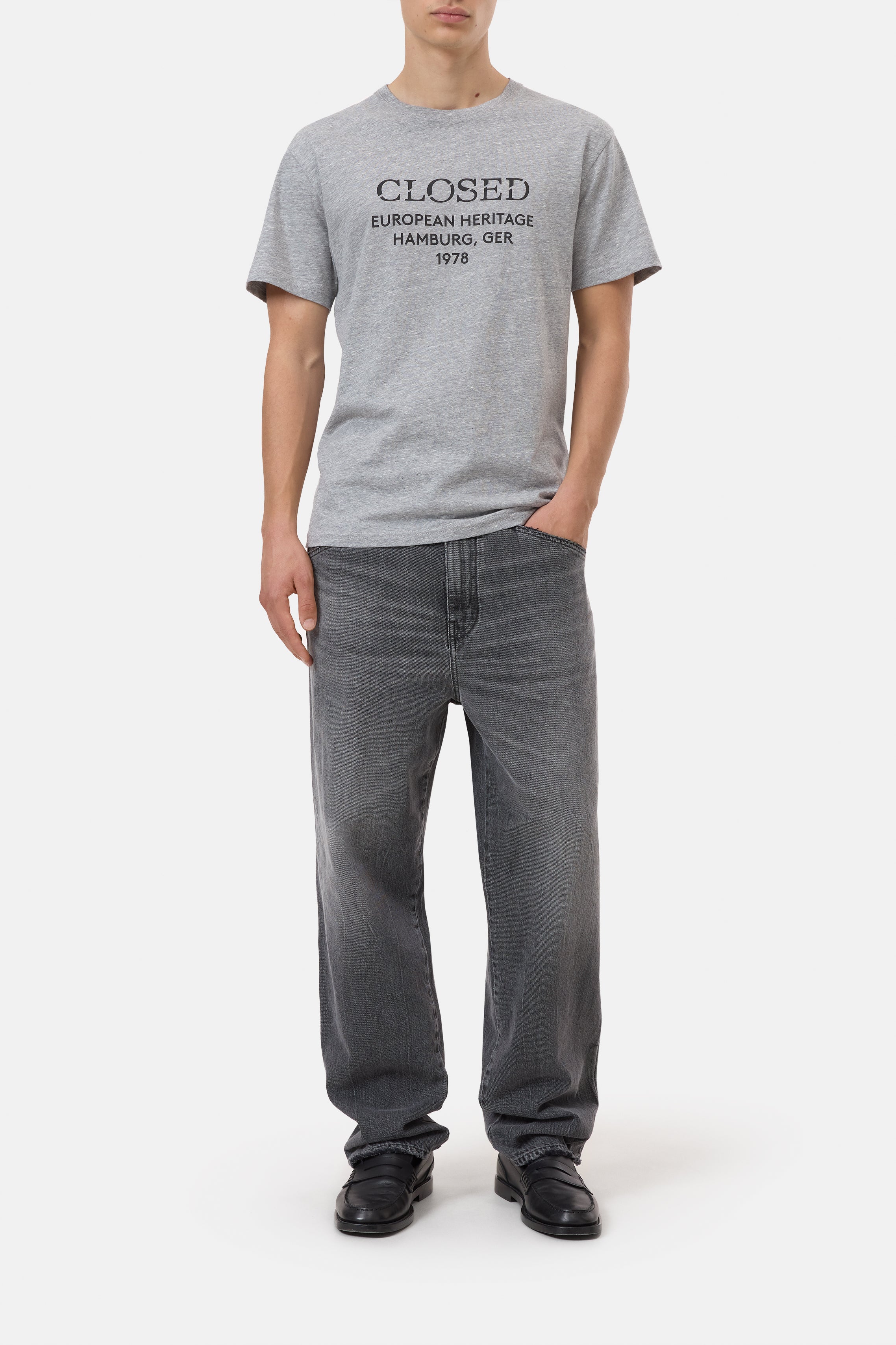CLASSIC T-SHIRT