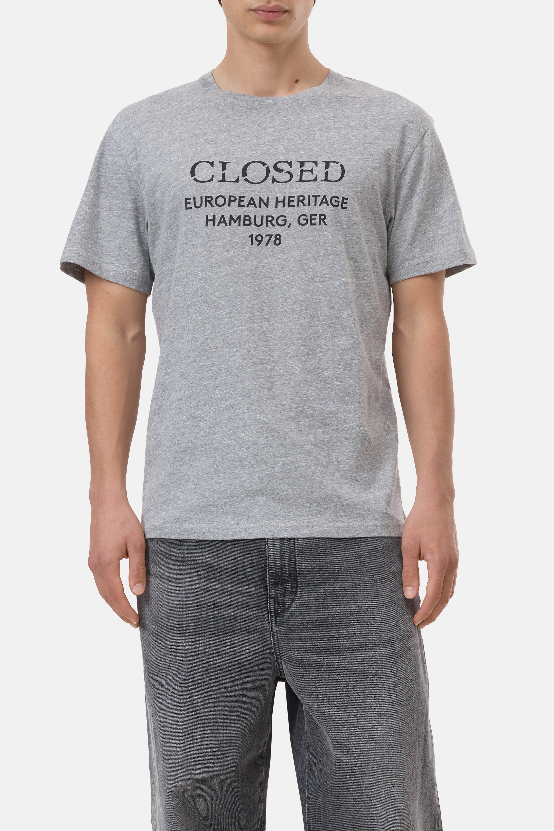 CLASSIC T-SHIRT