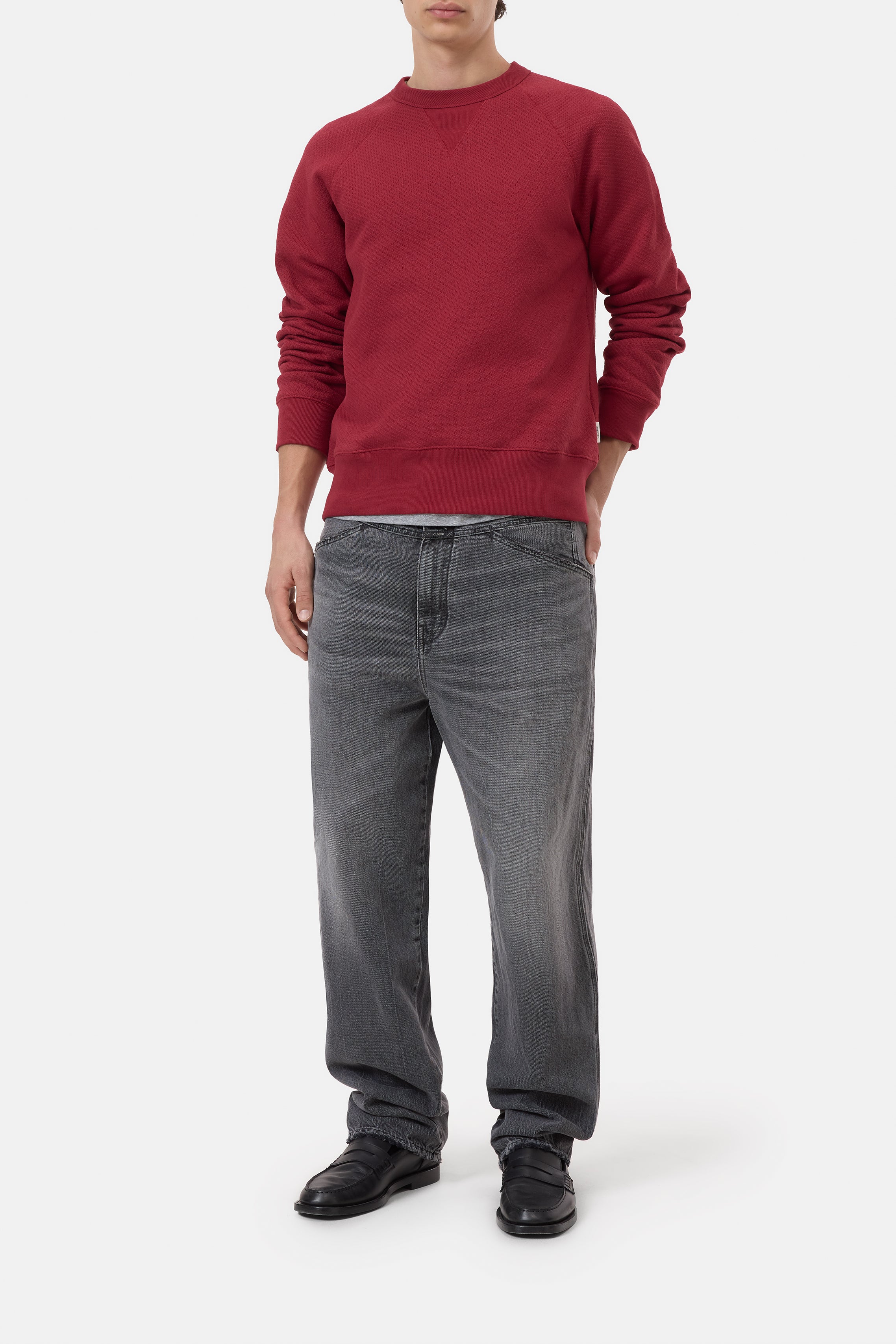 CREWNECK SWEATER