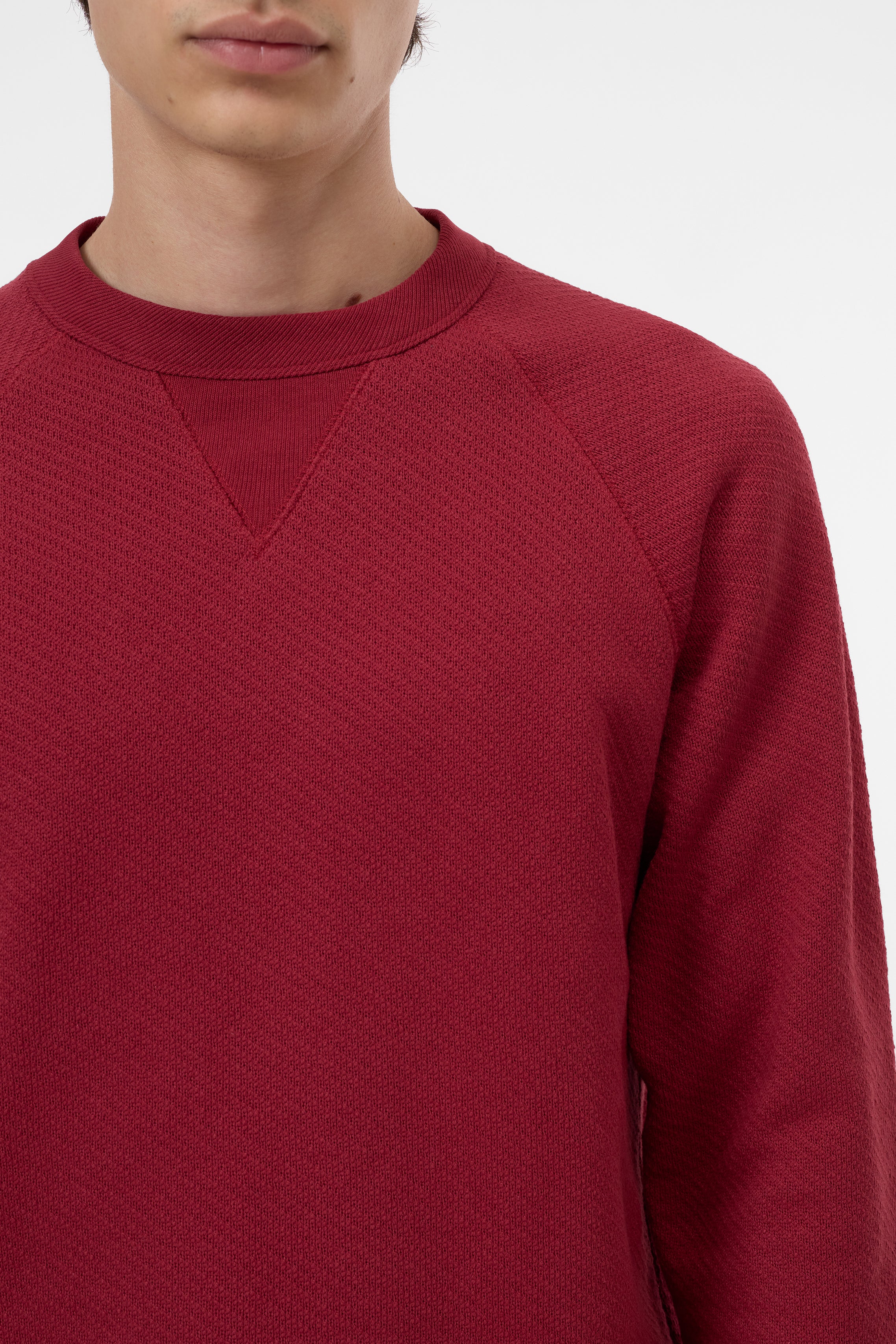 CREWNECK SWEATER