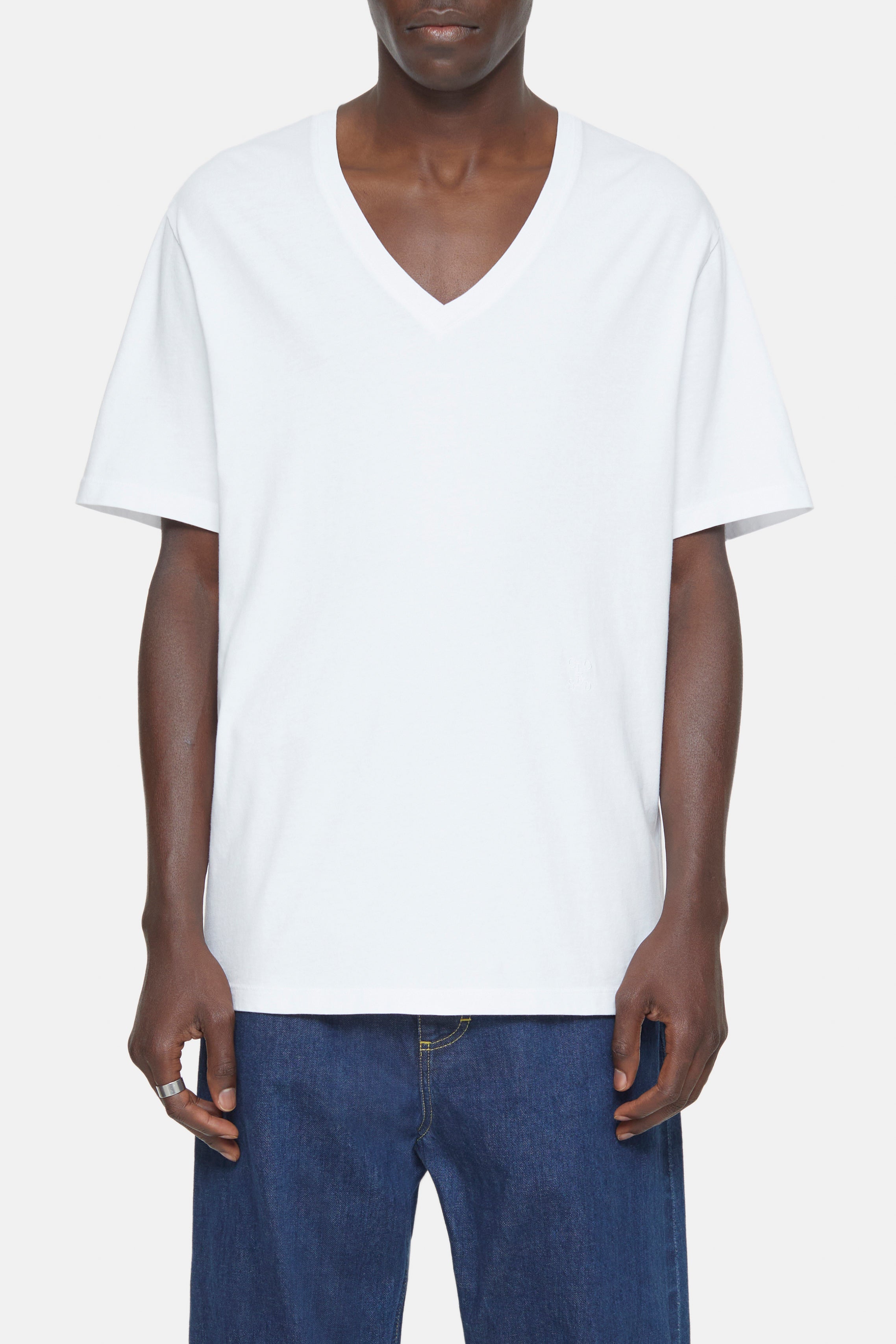 V-NECK T-SHIRT