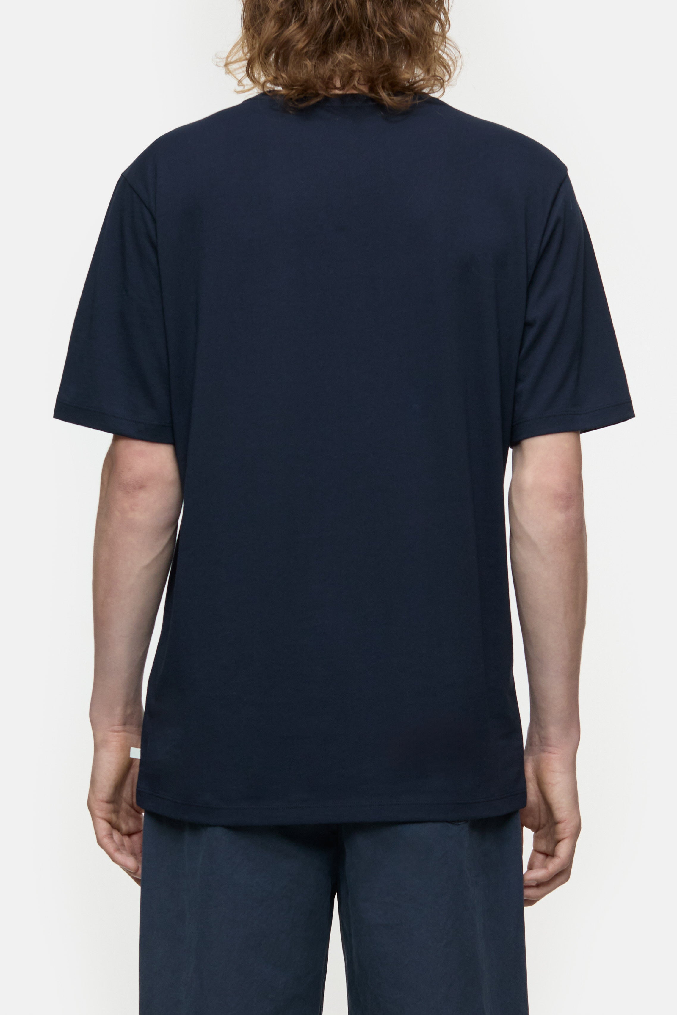 BASIC T-SHIRT