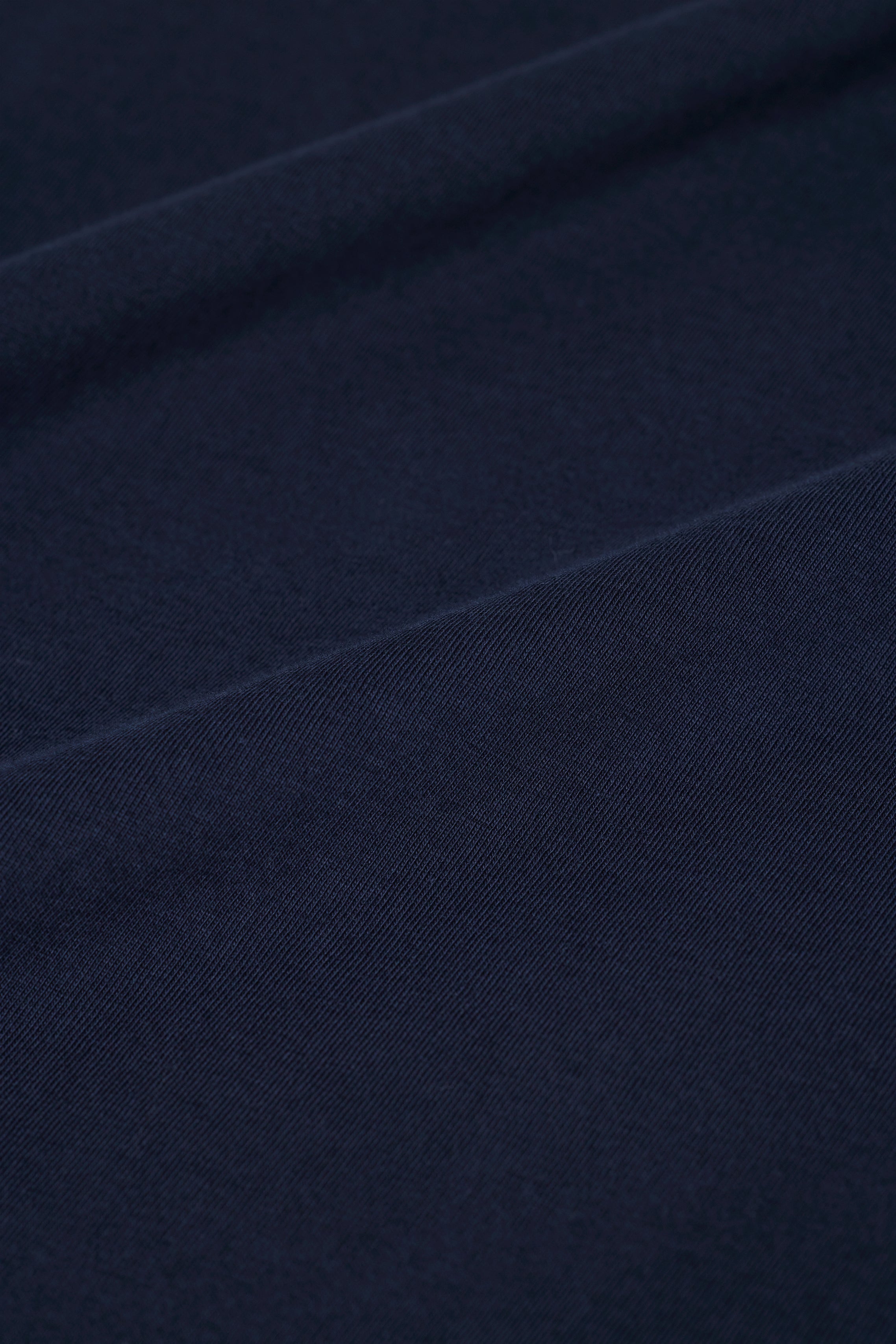 BASIC T-SHIRT