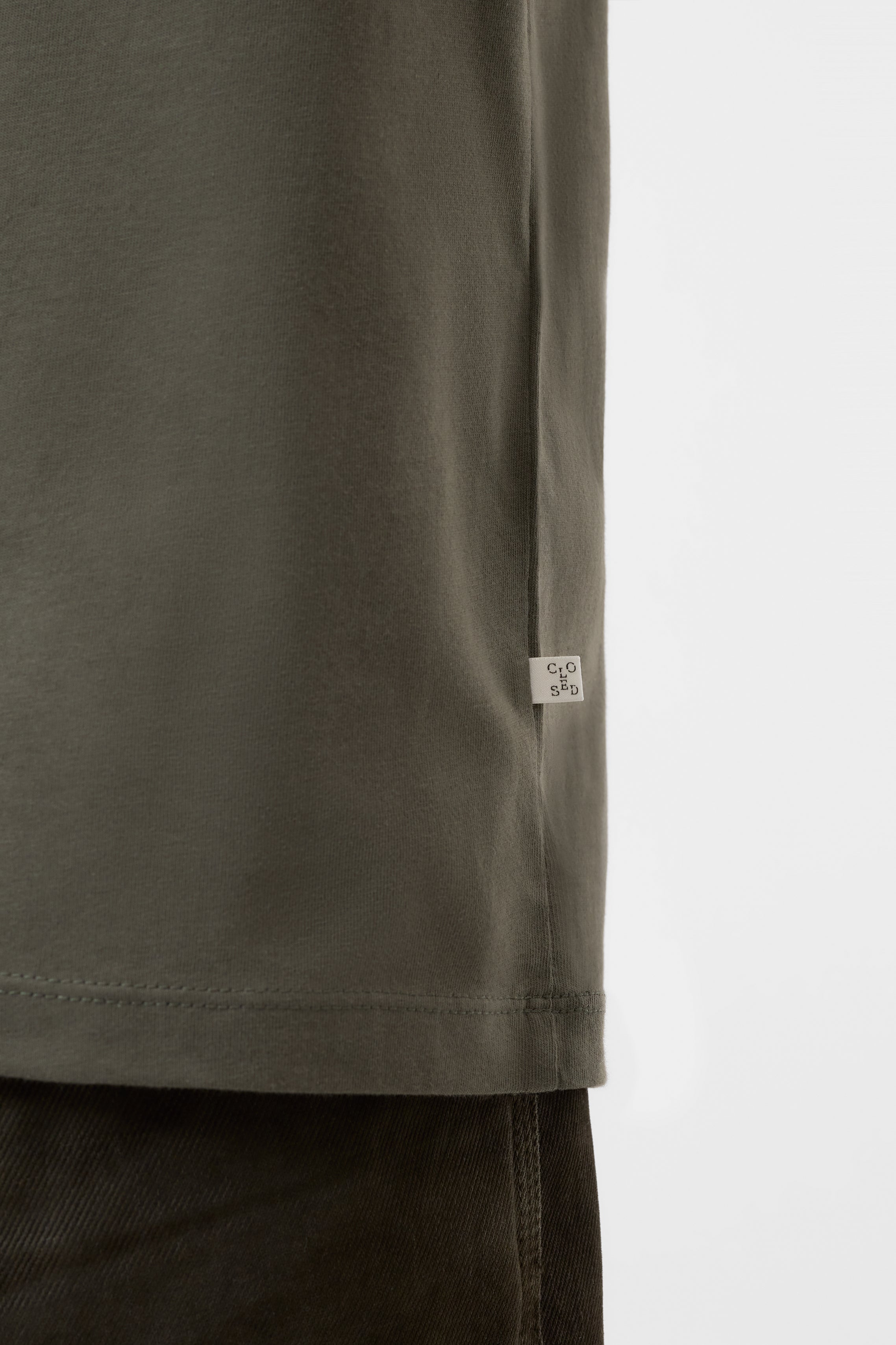 BASIC T-SHIRT