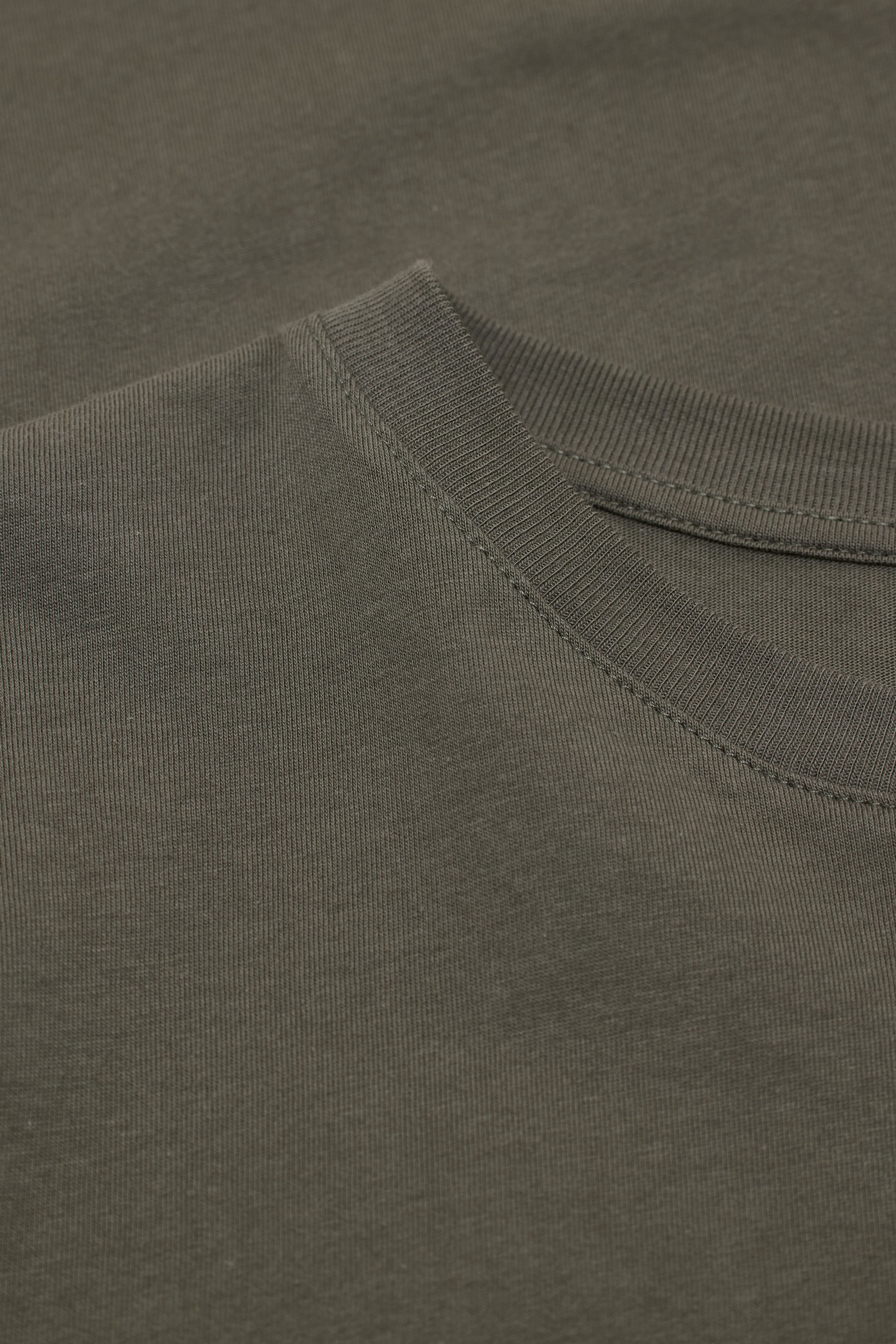 BASIC T-SHIRT