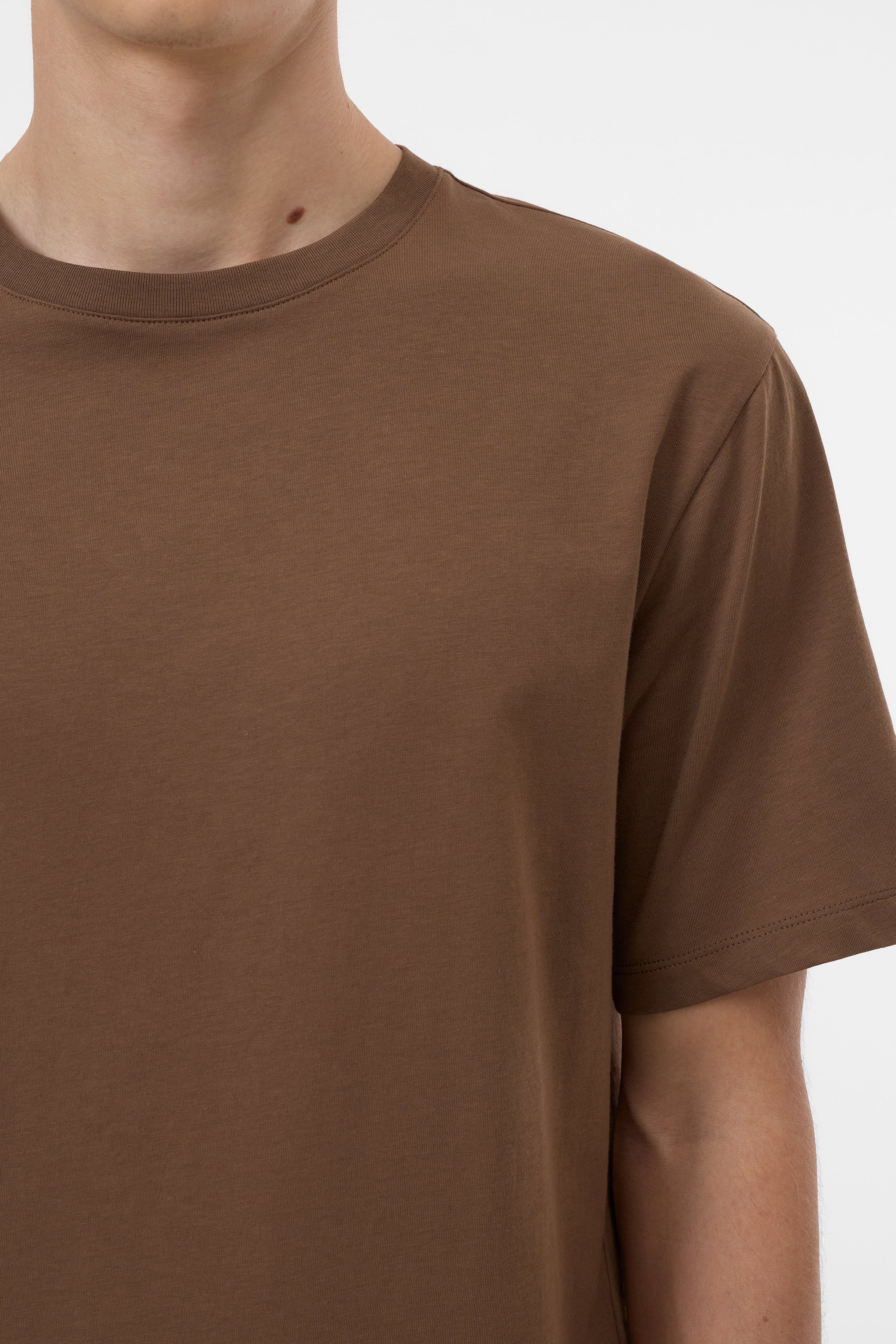BASIC T-SHIRT