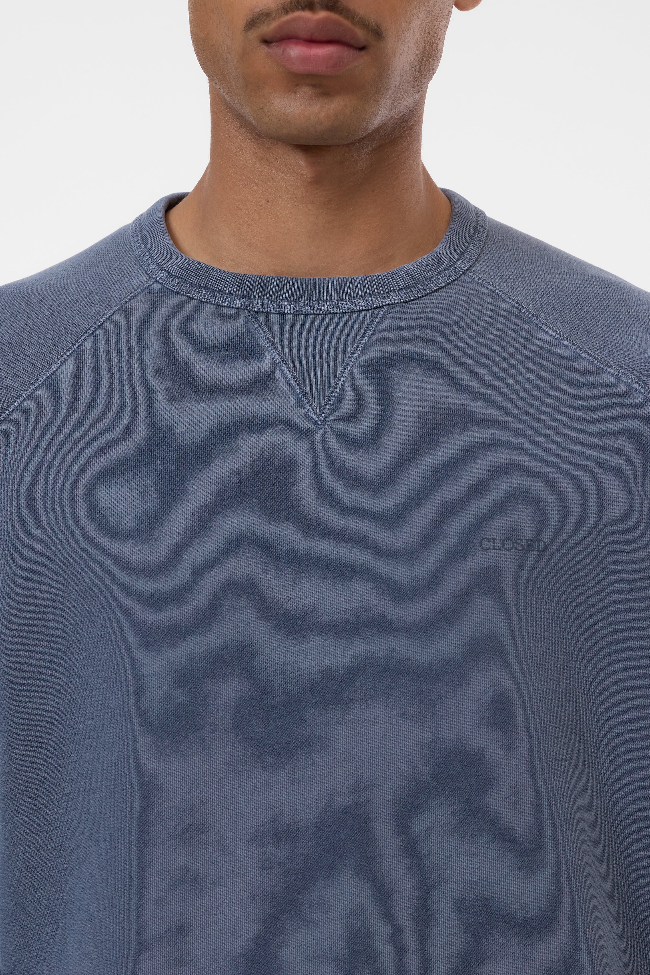 RAGLAN SWEATSHIRT