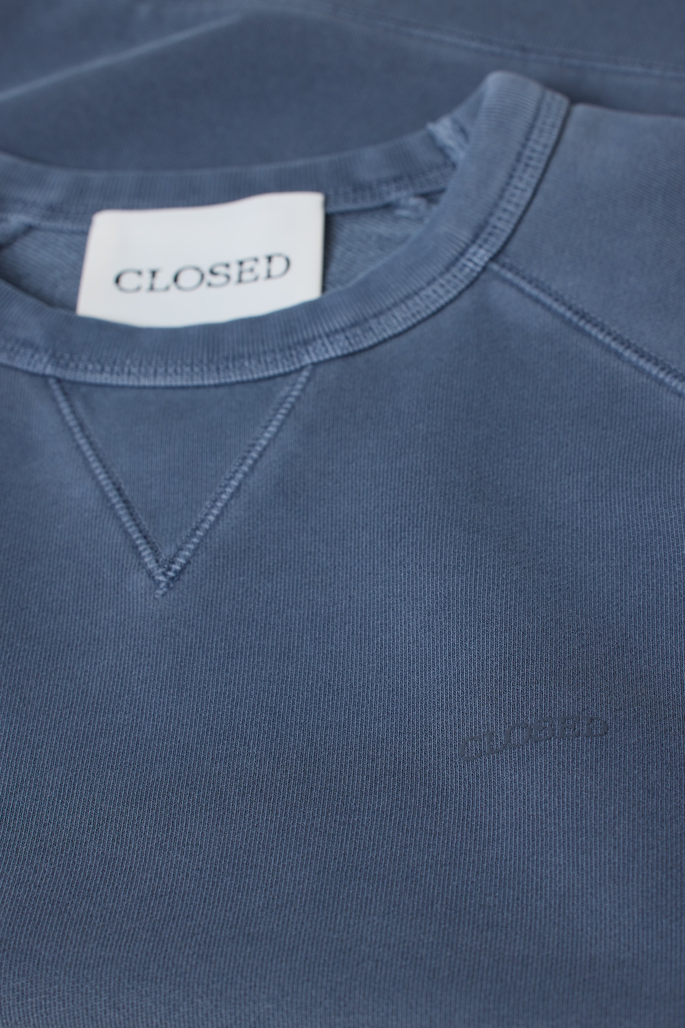 RAGLAN SWEATSHIRT