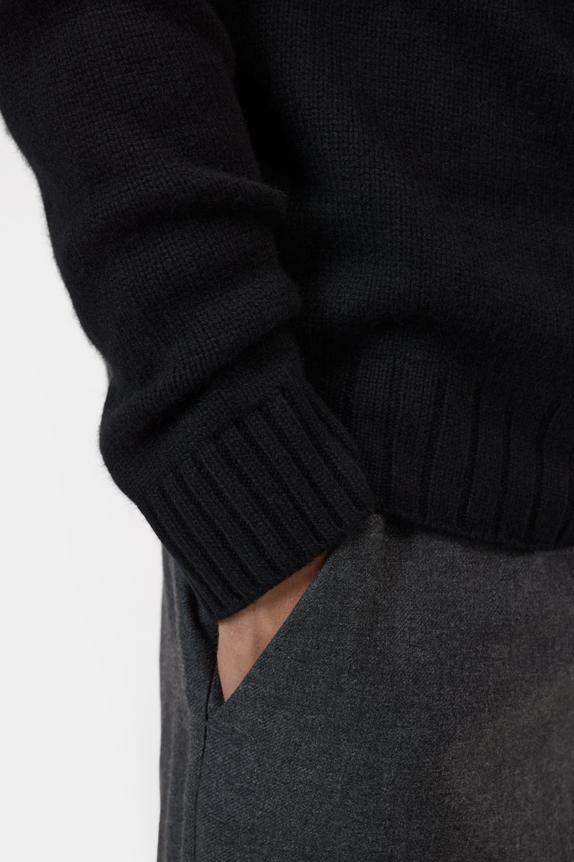 TURTLENECK JUMPER