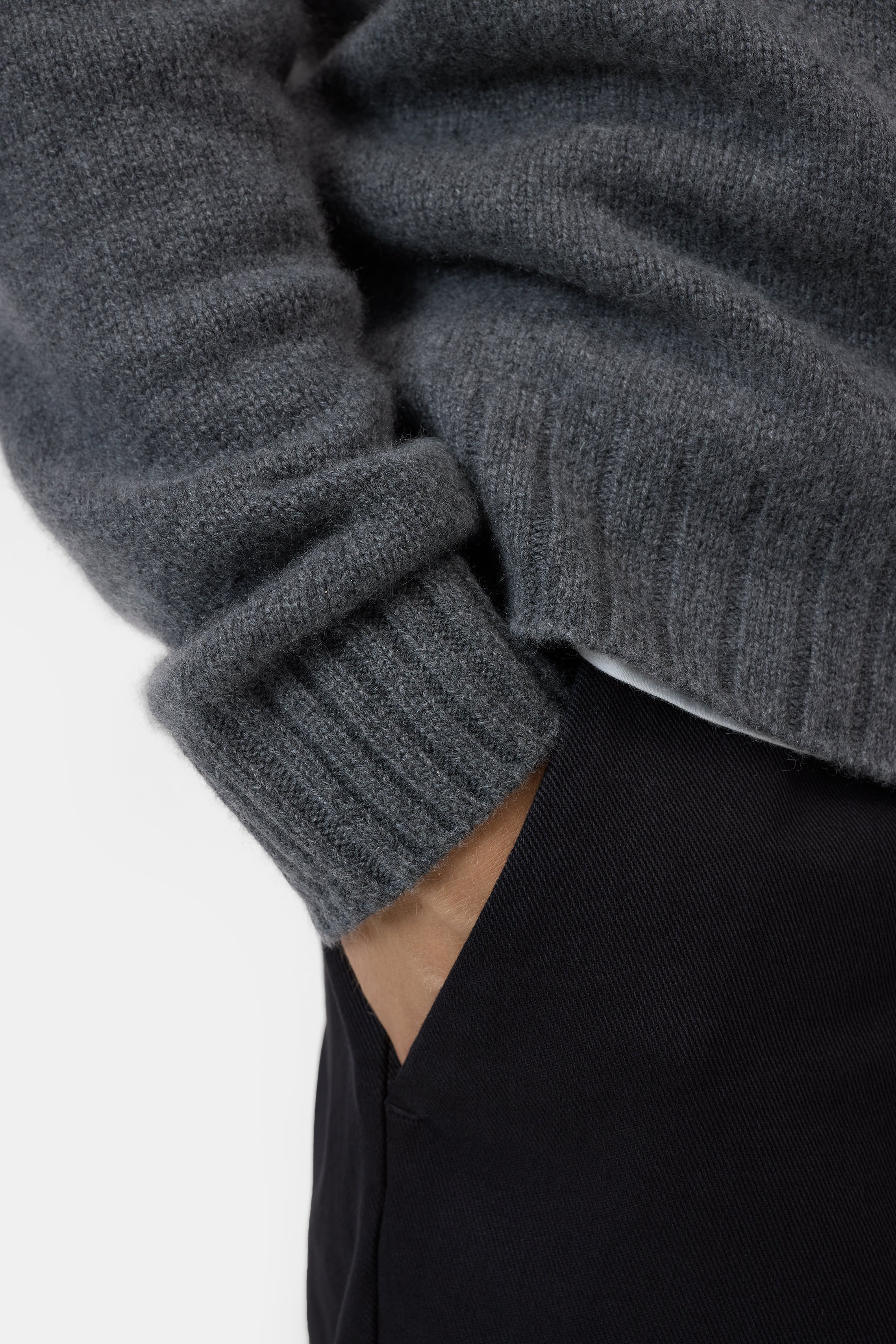 TURTLENECK JUMPER