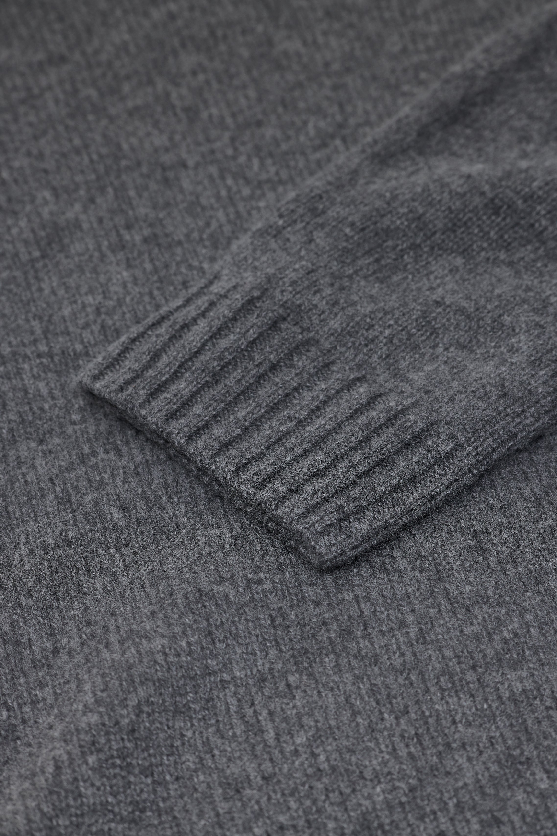 TURTLENECK JUMPER