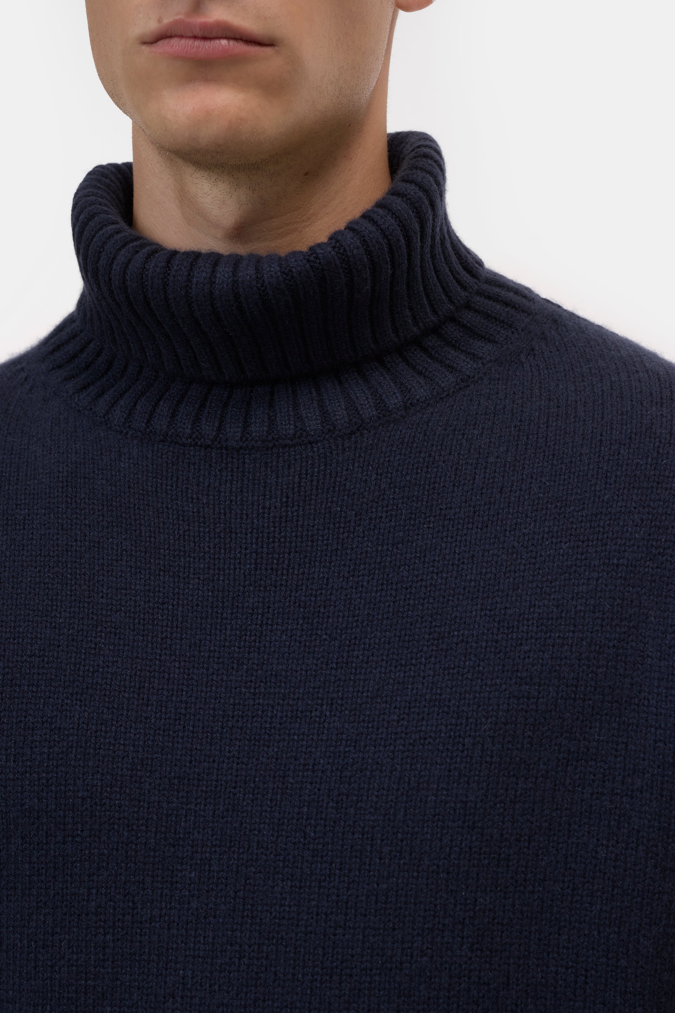 TURTLENECK JUMPER