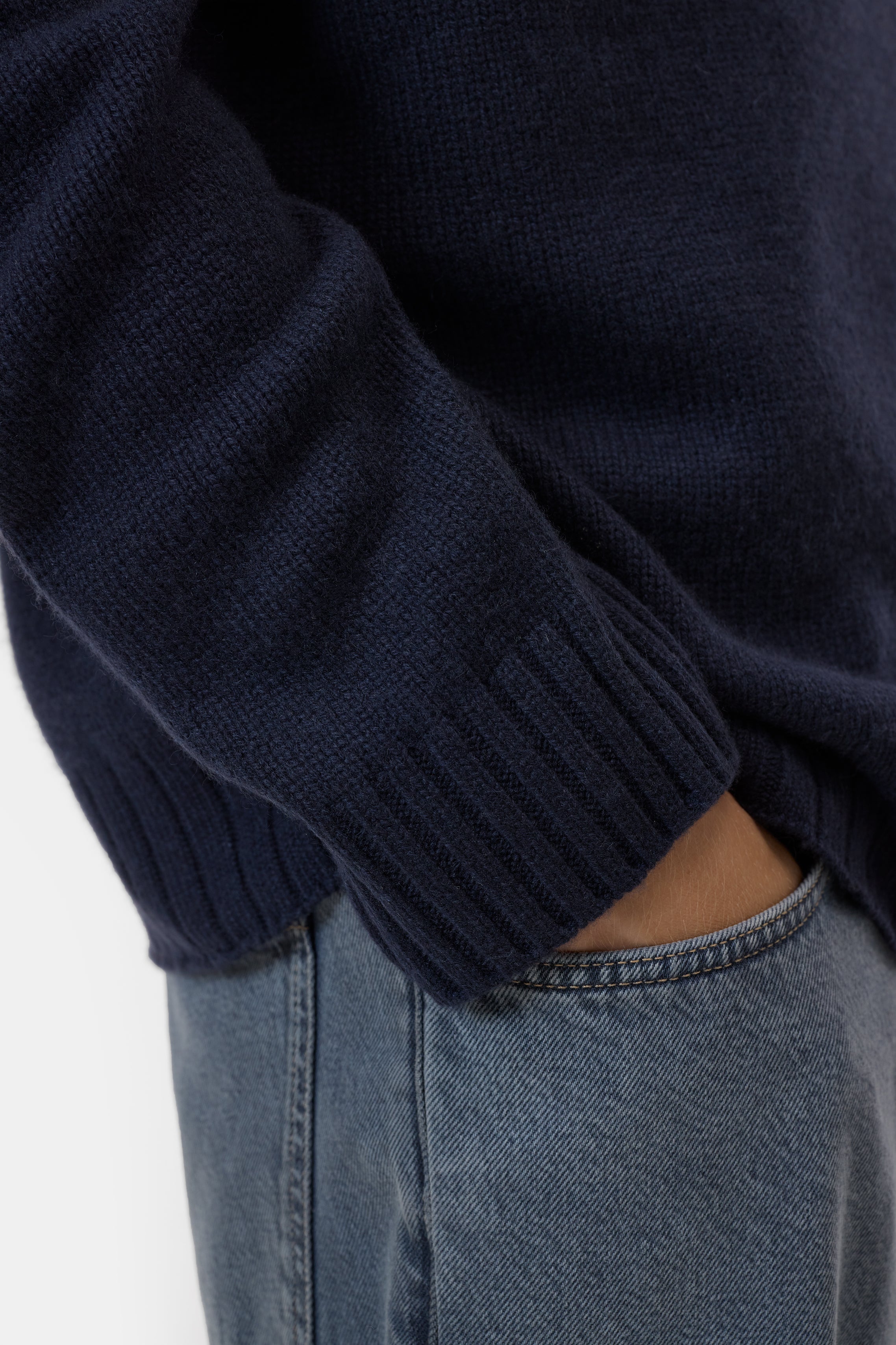 TURTLENECK JUMPER