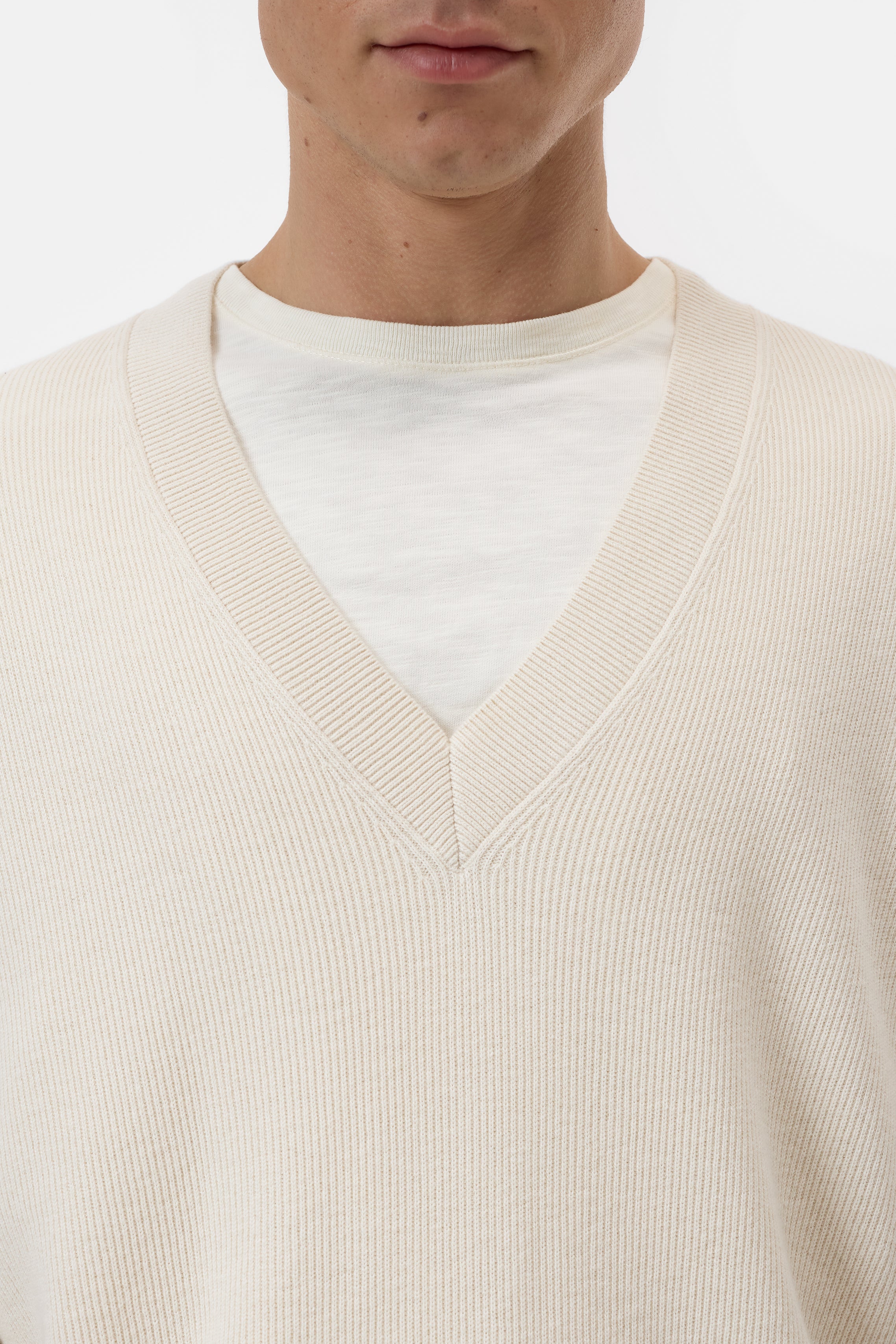 V-NECK JUMPER