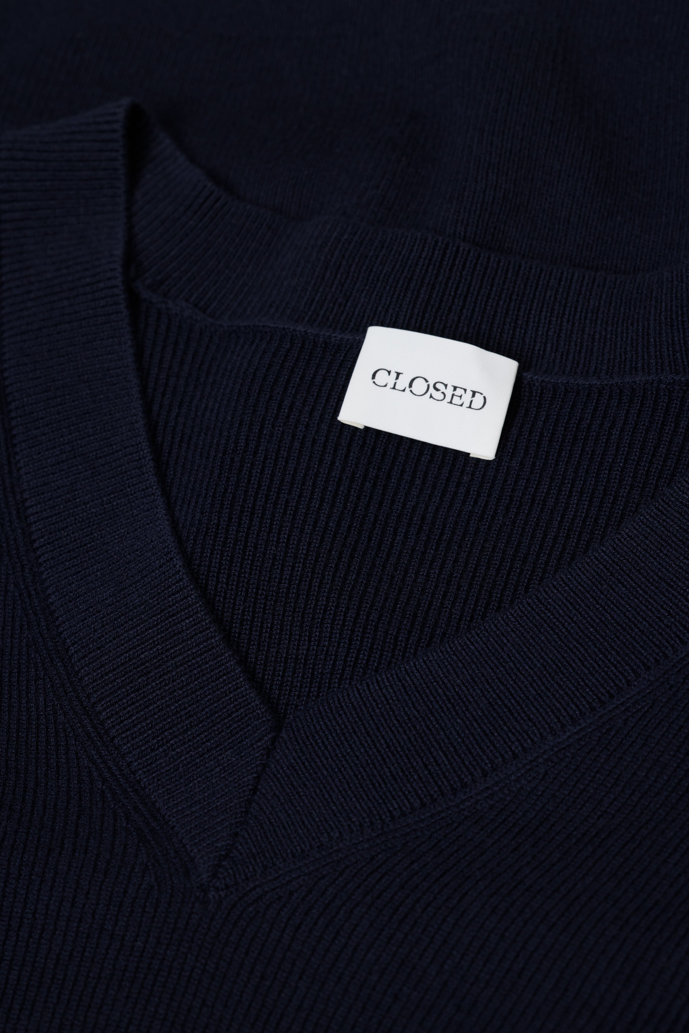 V-NECK JUMPER-Strick & Pullover-Closed-ARCHIVIST