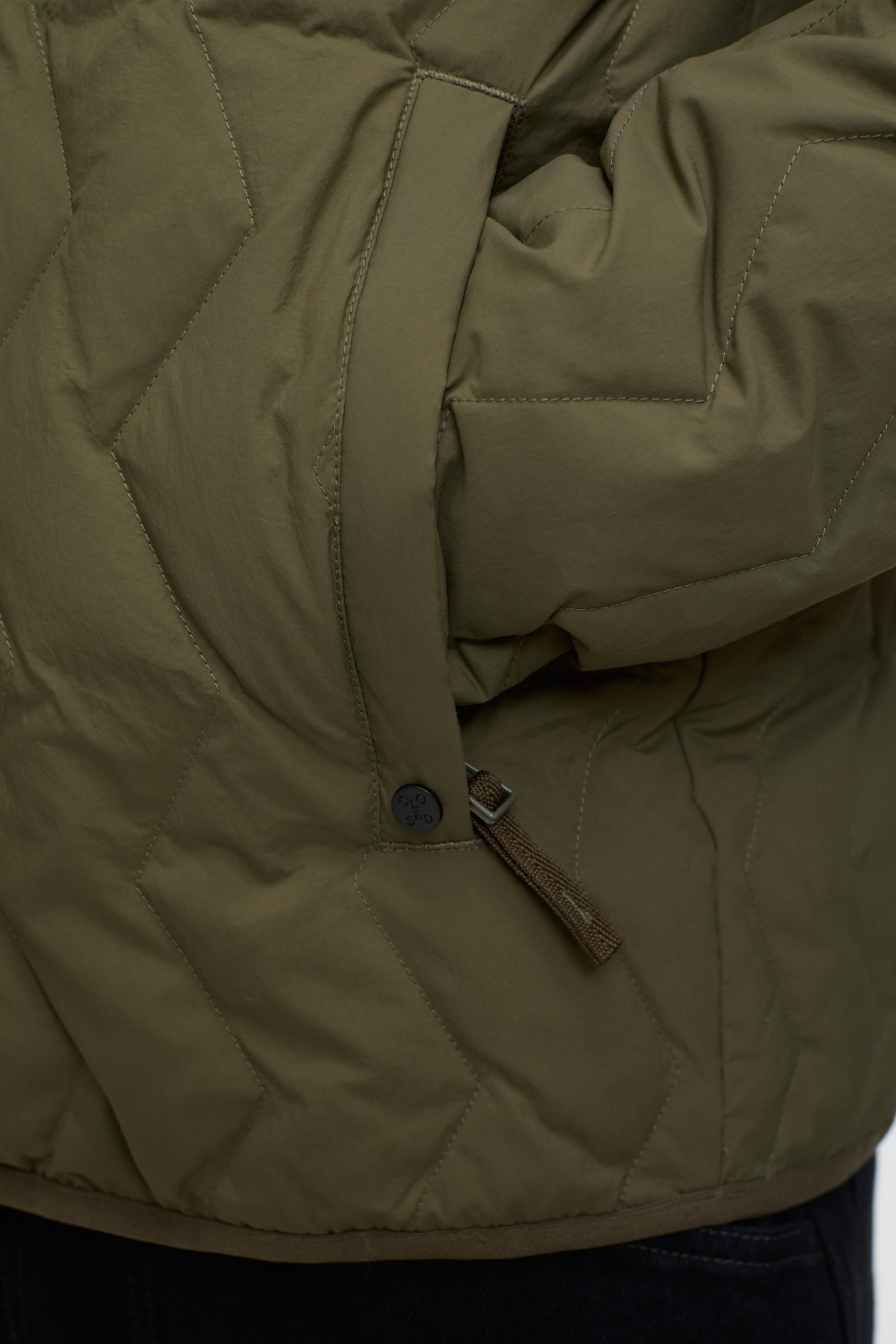 Closed-QUILTED JACKET-Jacken & Mäntel-Black-Deal-Outlet-by-ARCHIVIST