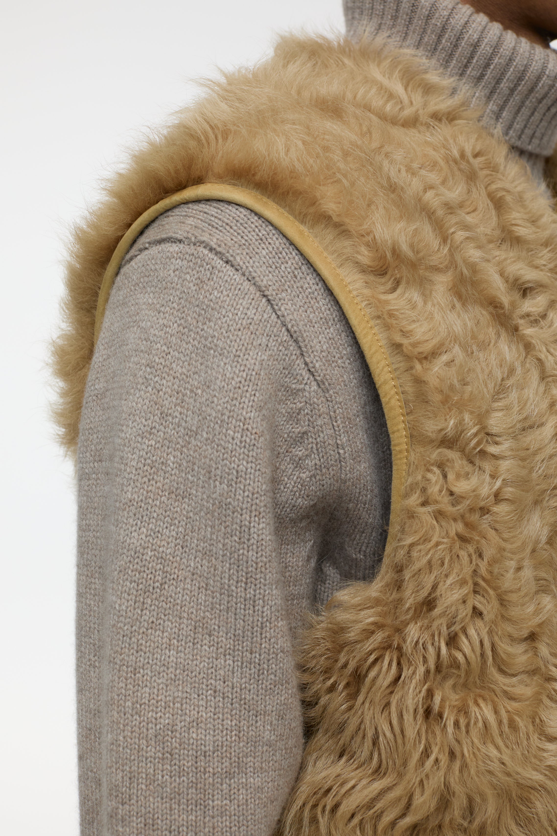 Closed-SHERLING VEST JACKETS & COATS-Jacken & Mäntel-Black-Deal-Outlet-by-ARCHIVIST