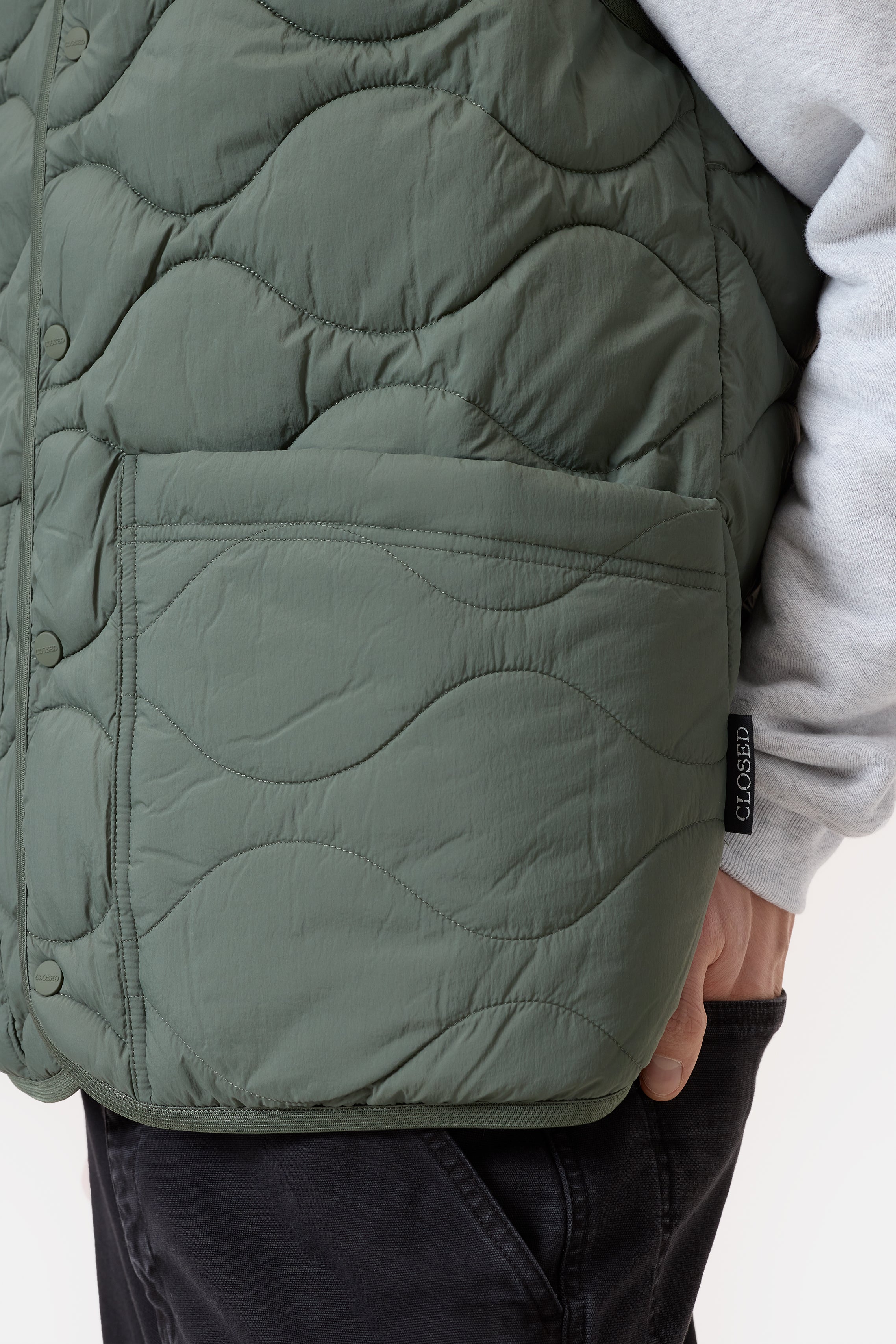 QUILTED GILET-Jacken & Mäntel-Closed-ARCHIVIST