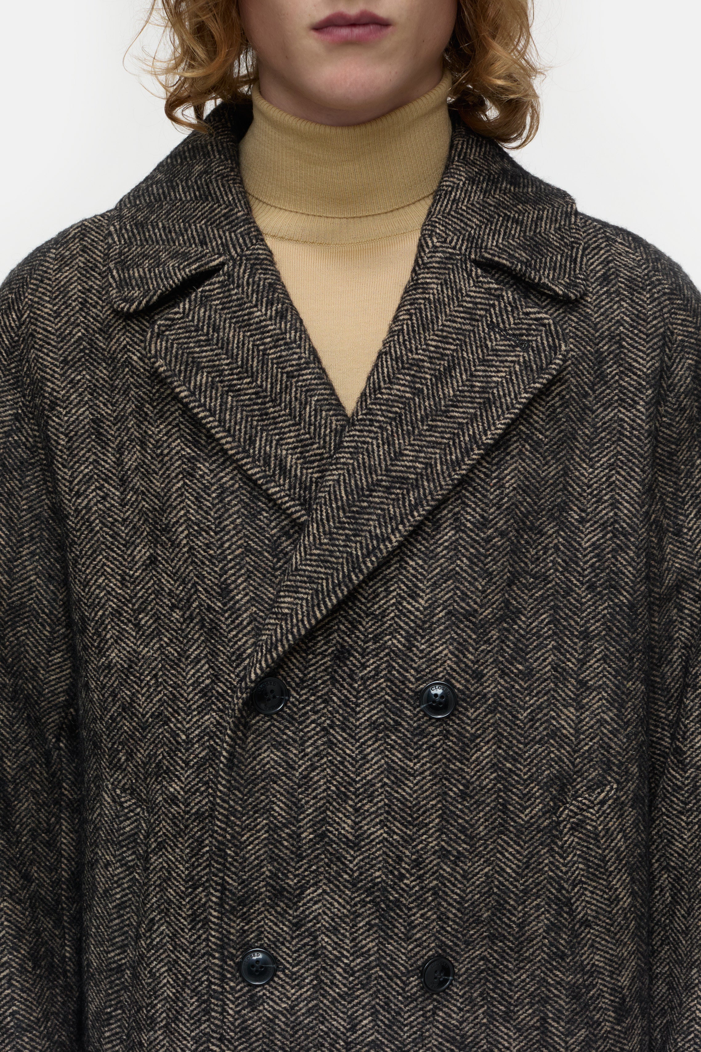 DOUBLE BREASTED COAT