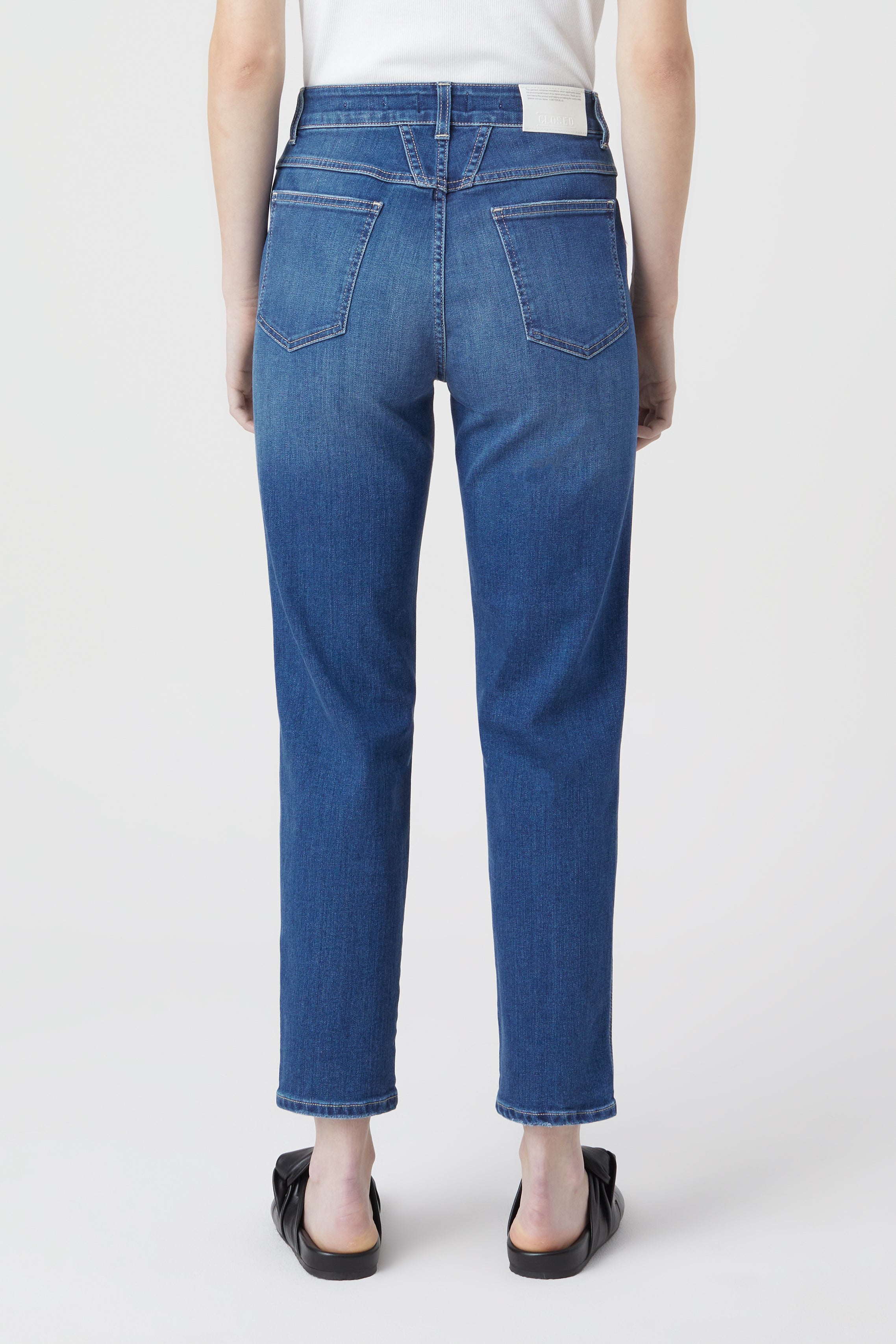 STYLE NAME PEDAL PUSHER JEANS
