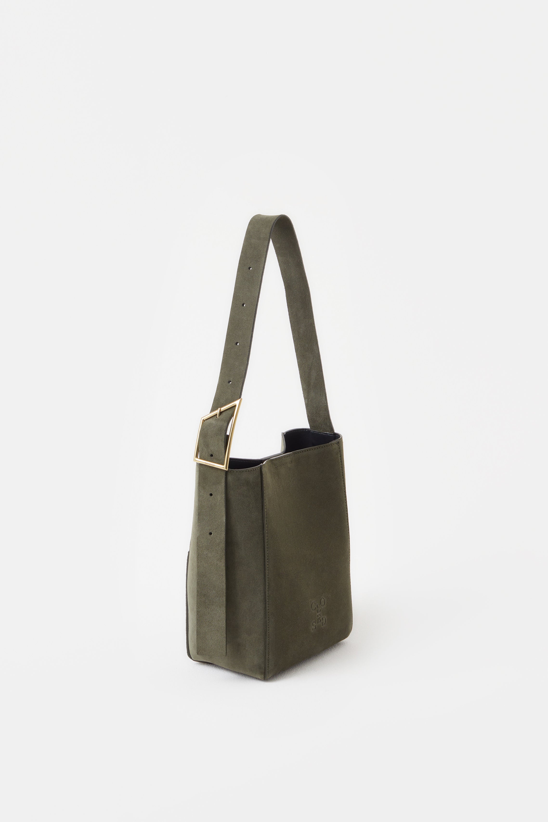 A-Black-Deal-Outlet-by-ARCHIVIST