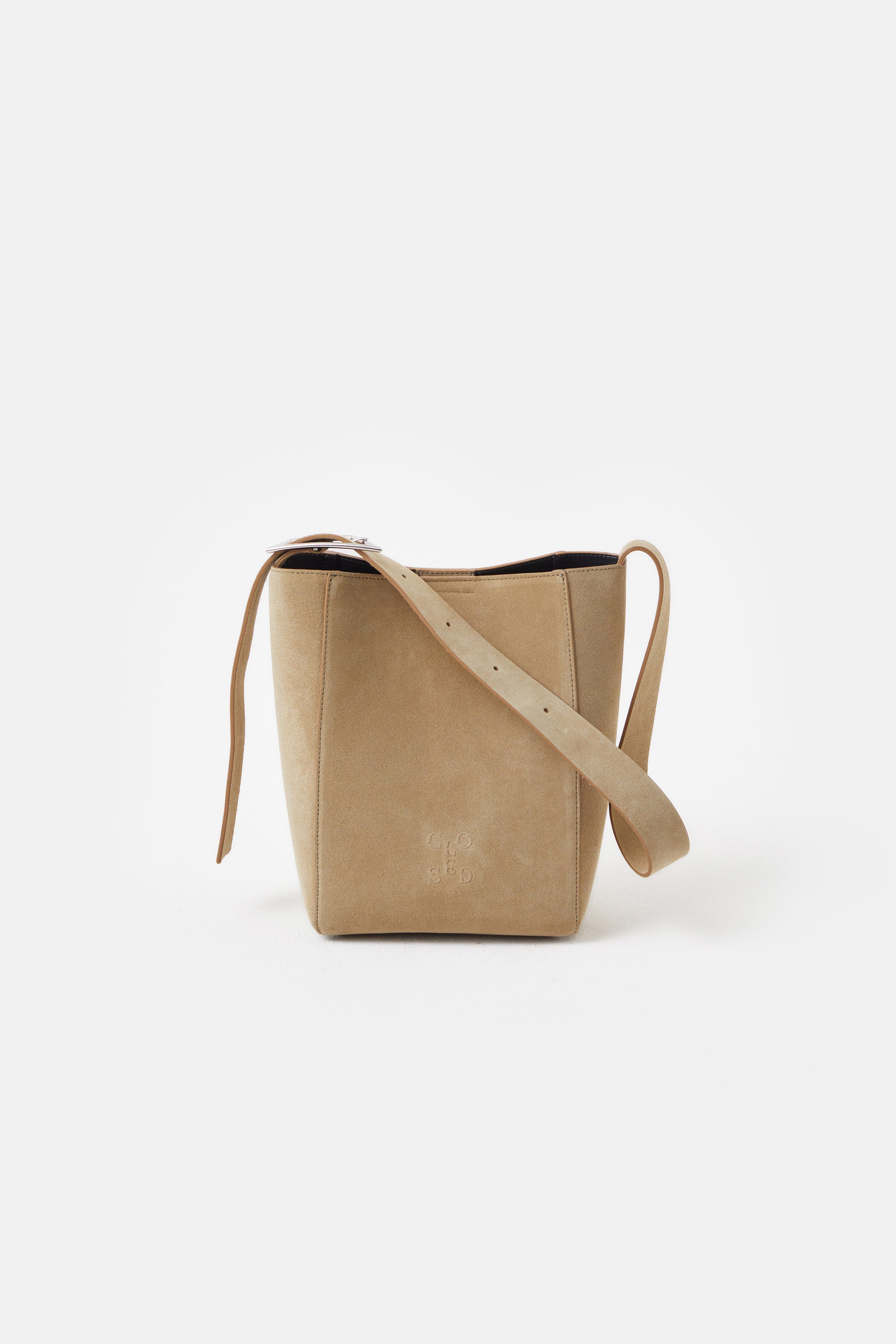 A-Black-Deal-Outlet-by-ARCHIVIST