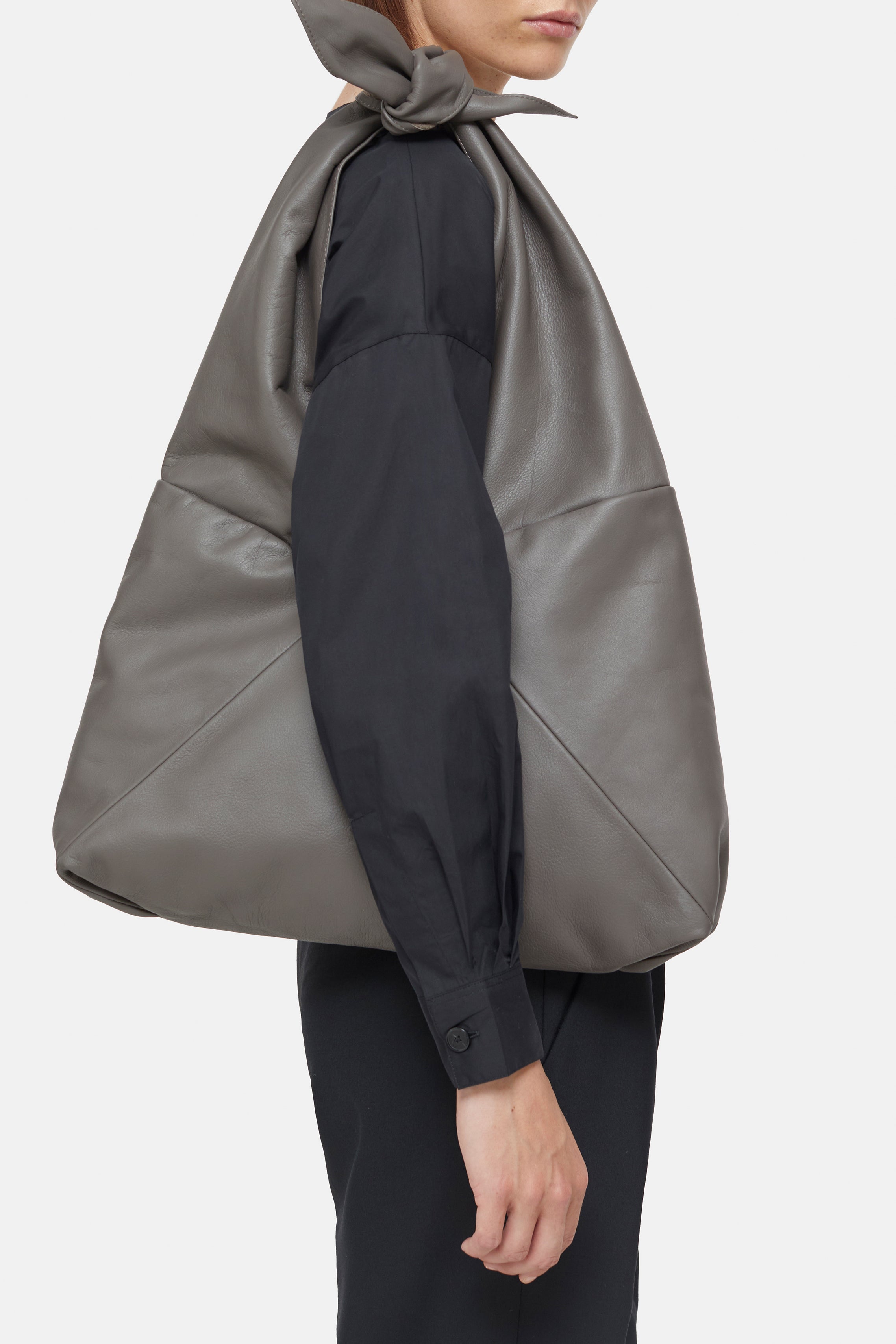 CLOSED-OVERSIZED BAG BAG-ARCHIVE-SALE-OUTLET-Lagerverkauf-Accessoires-ONE-DARK NICKEL-ARCHIVIST