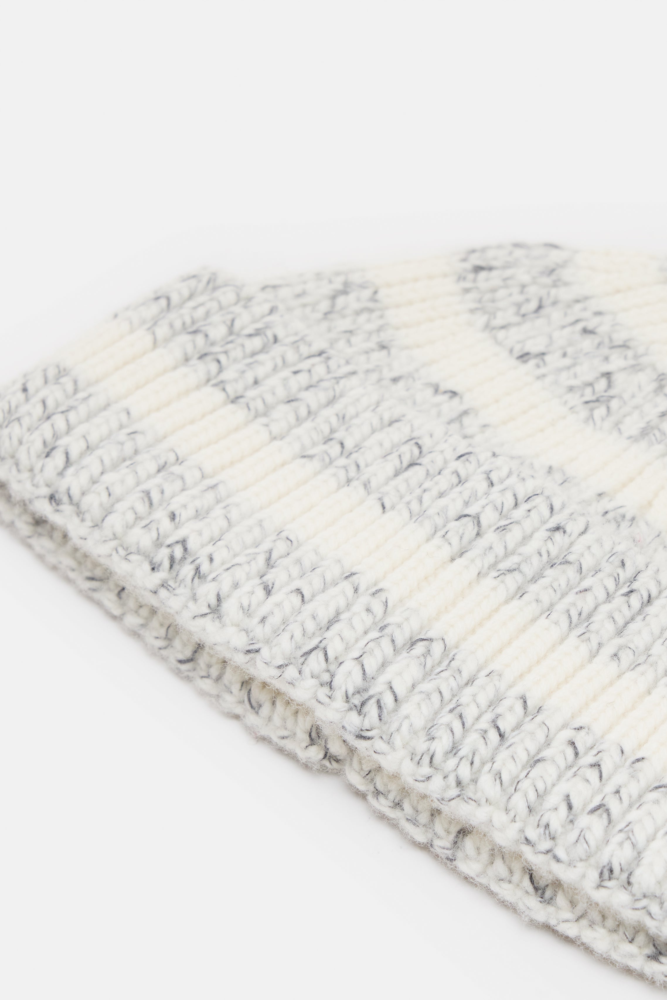 KNITTED HAT