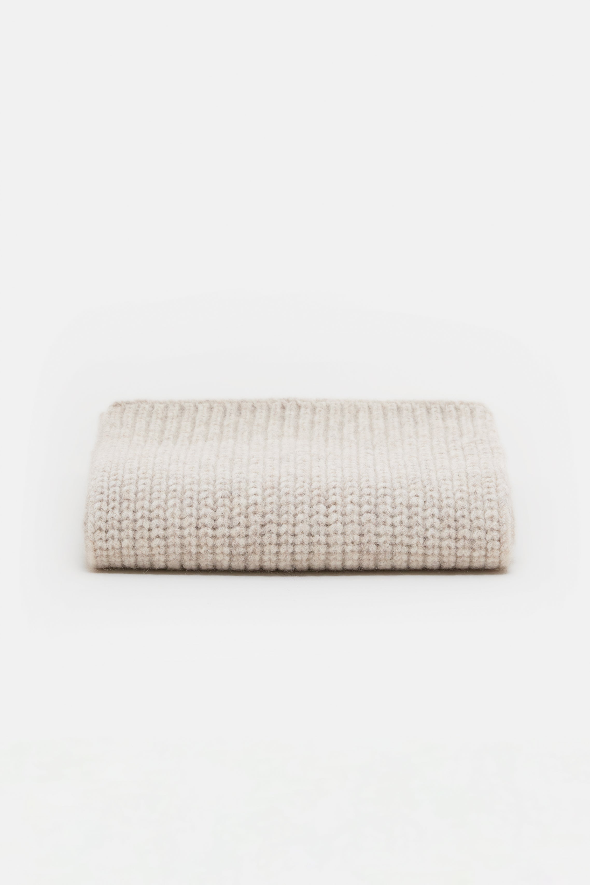 KNITTED SCARF