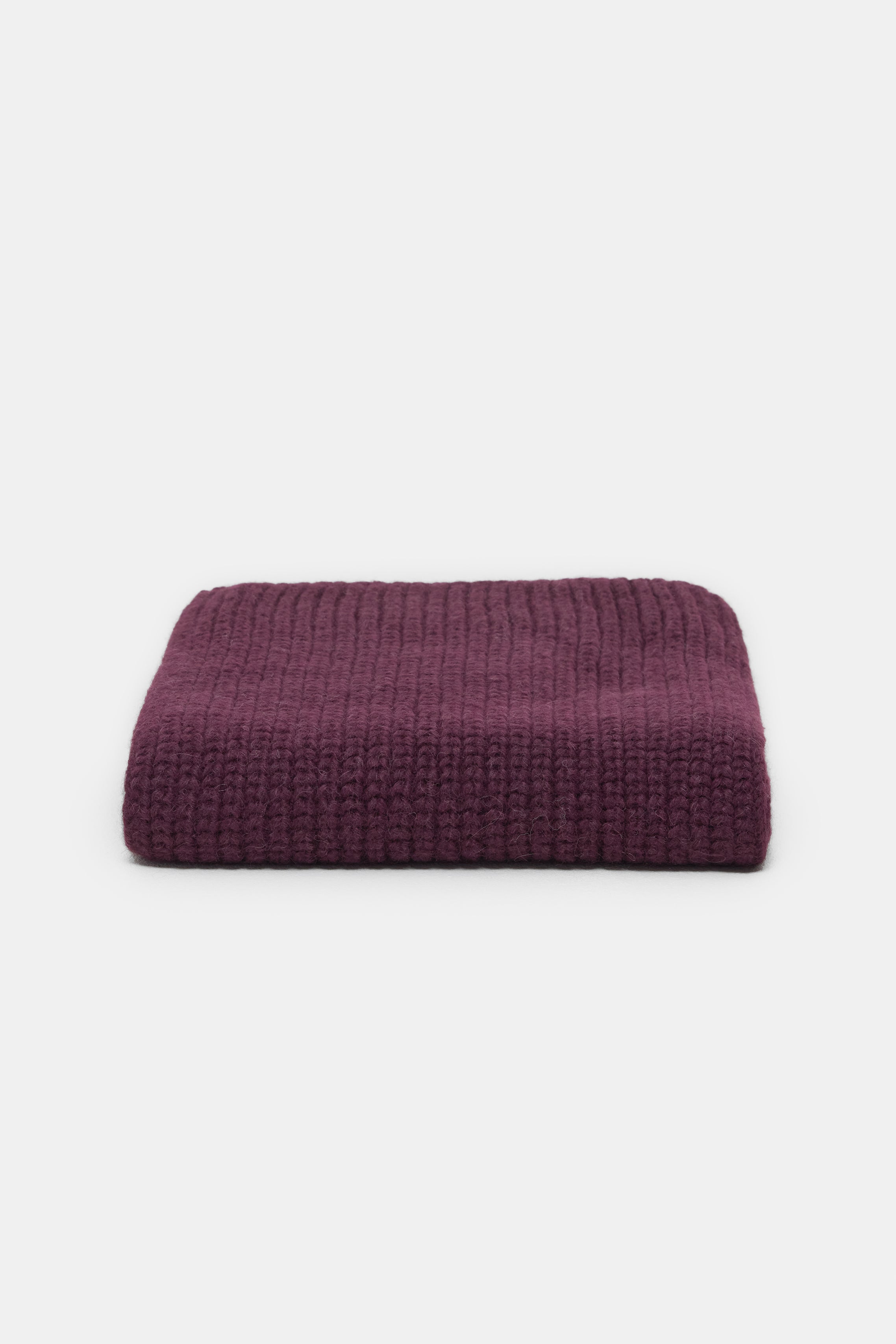KNITTED SCARF