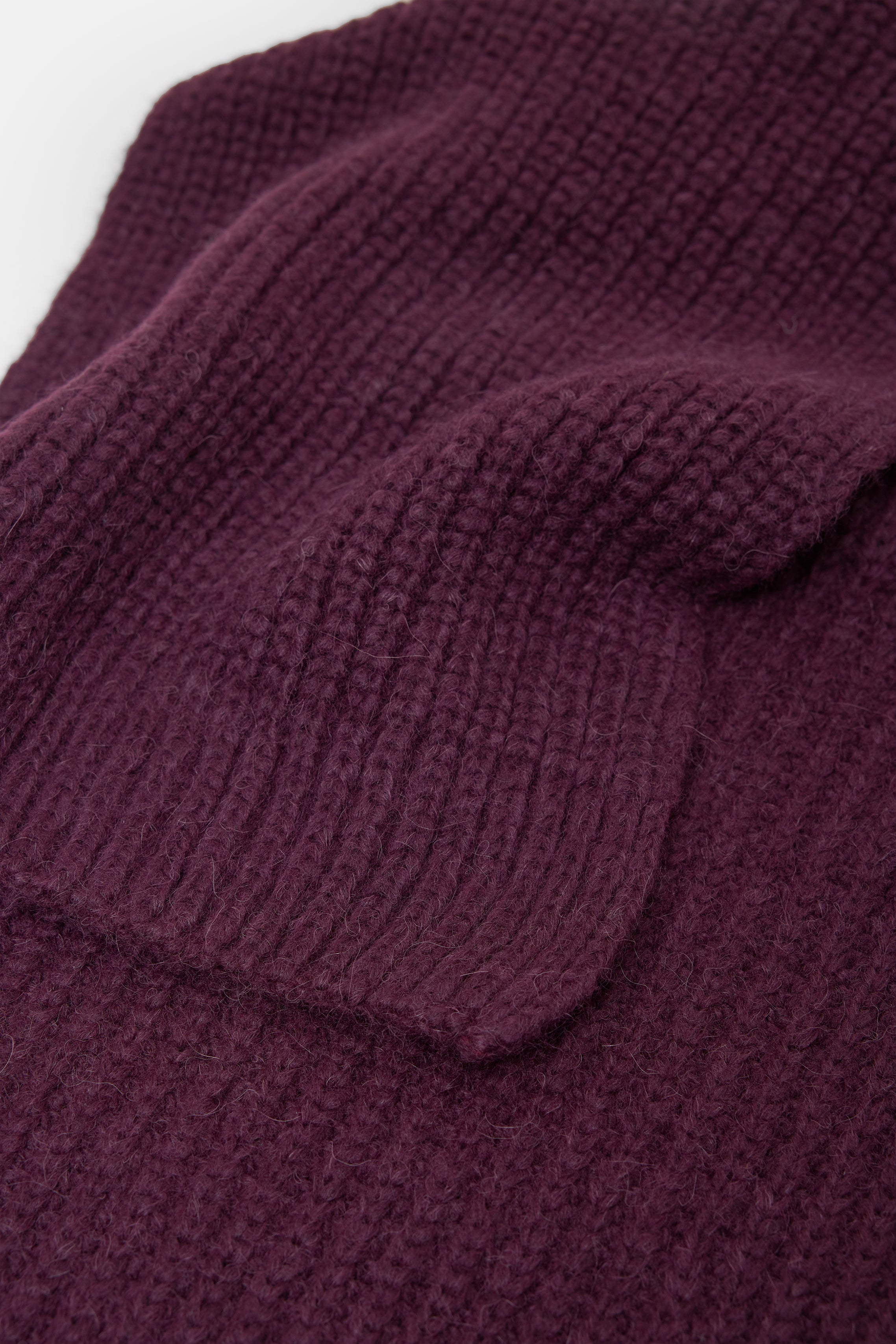 KNITTED SCARF
