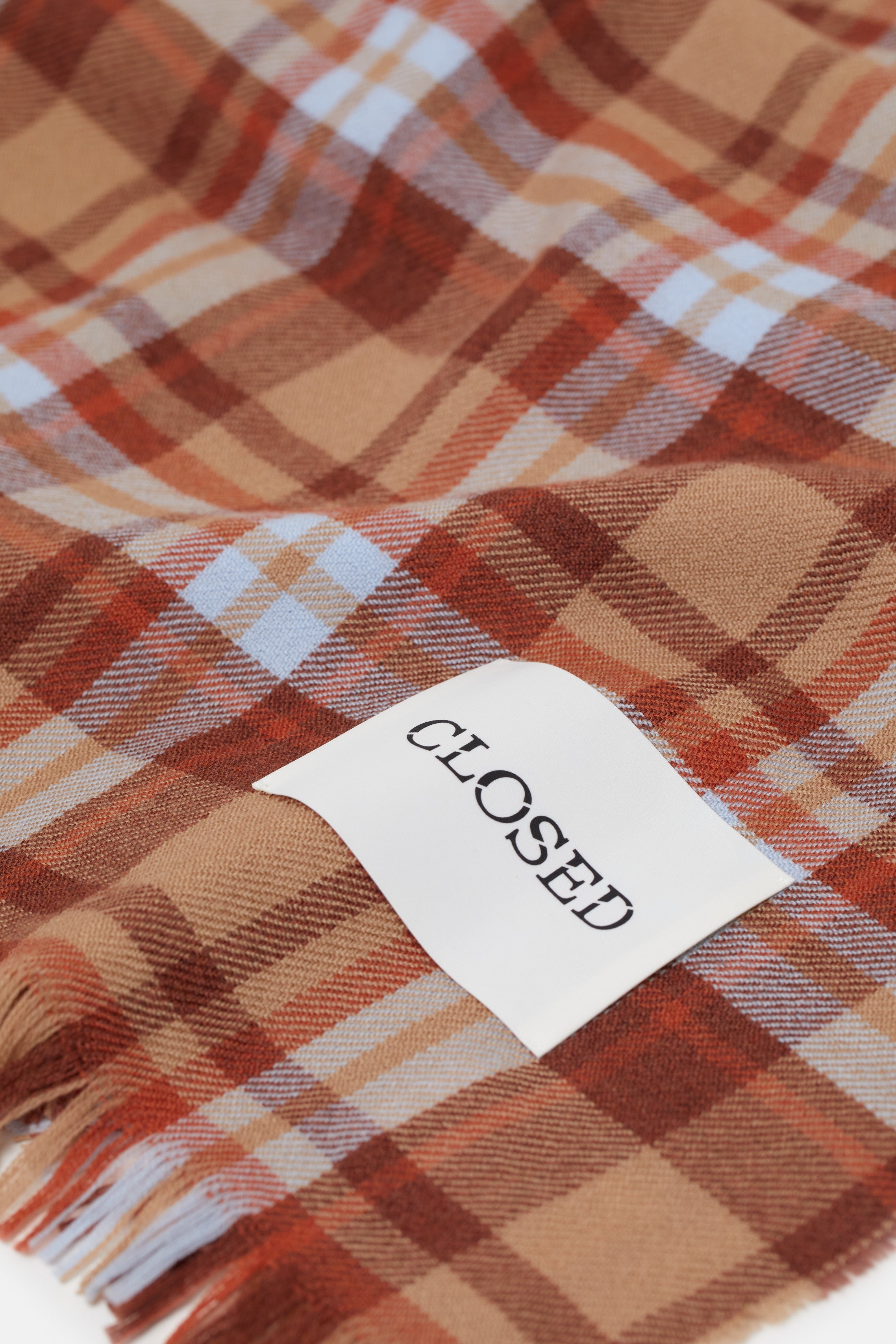 Closed-SCARF-Black-Deal-Outlet-by-ARCHIVIST