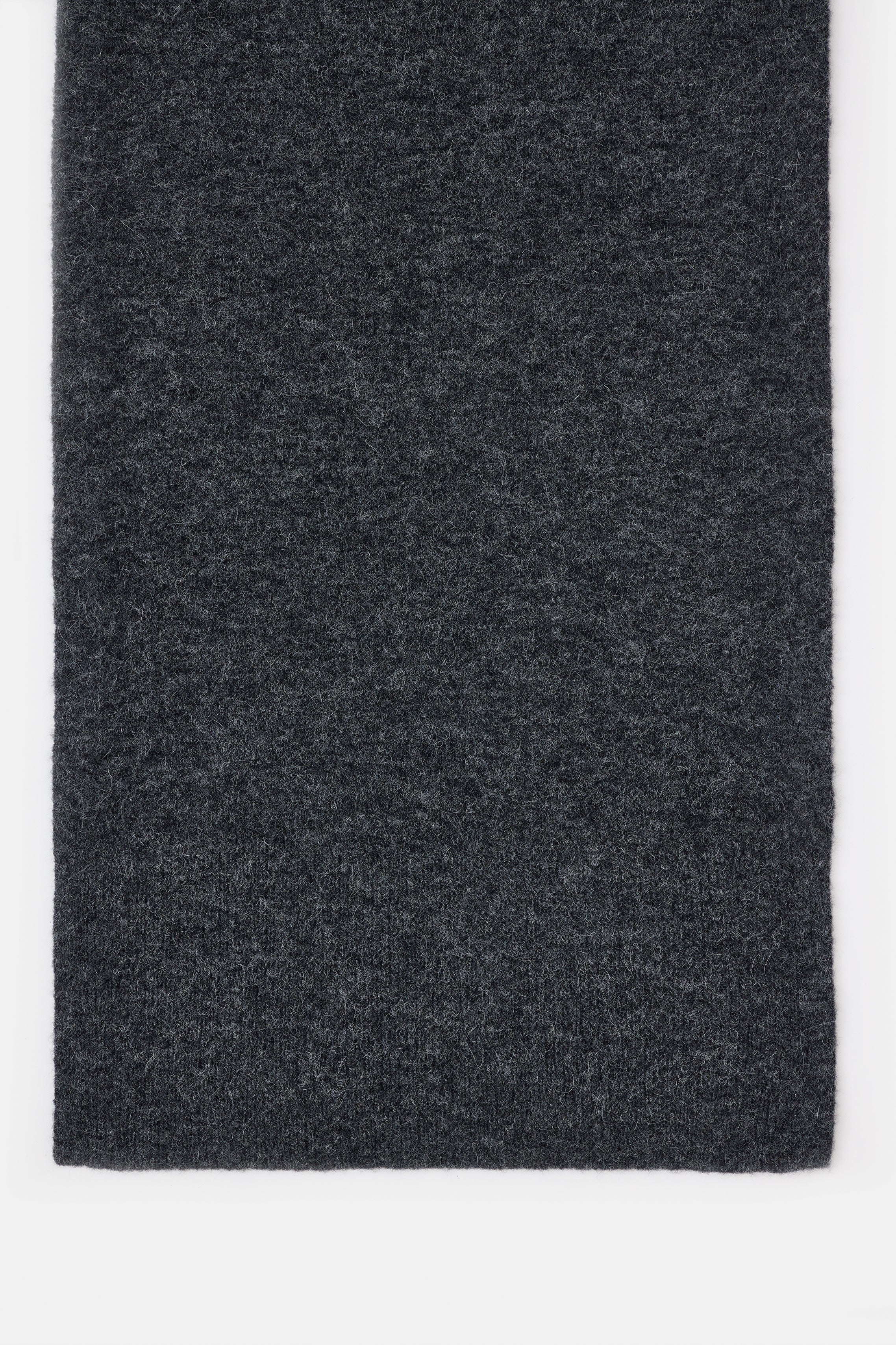 KNITTED SCARF