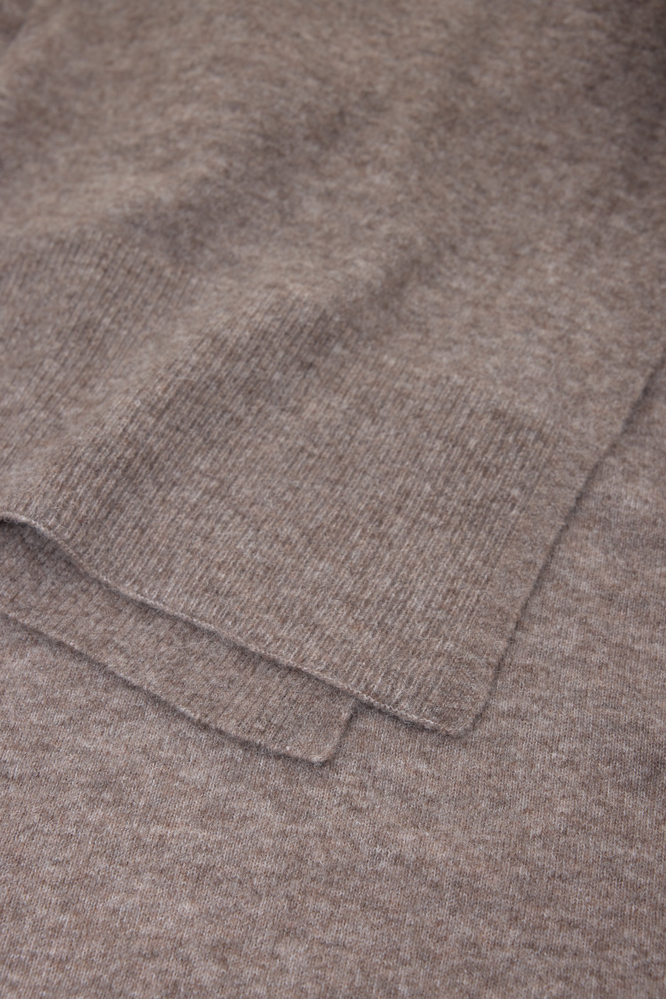 KNITTED SCARF