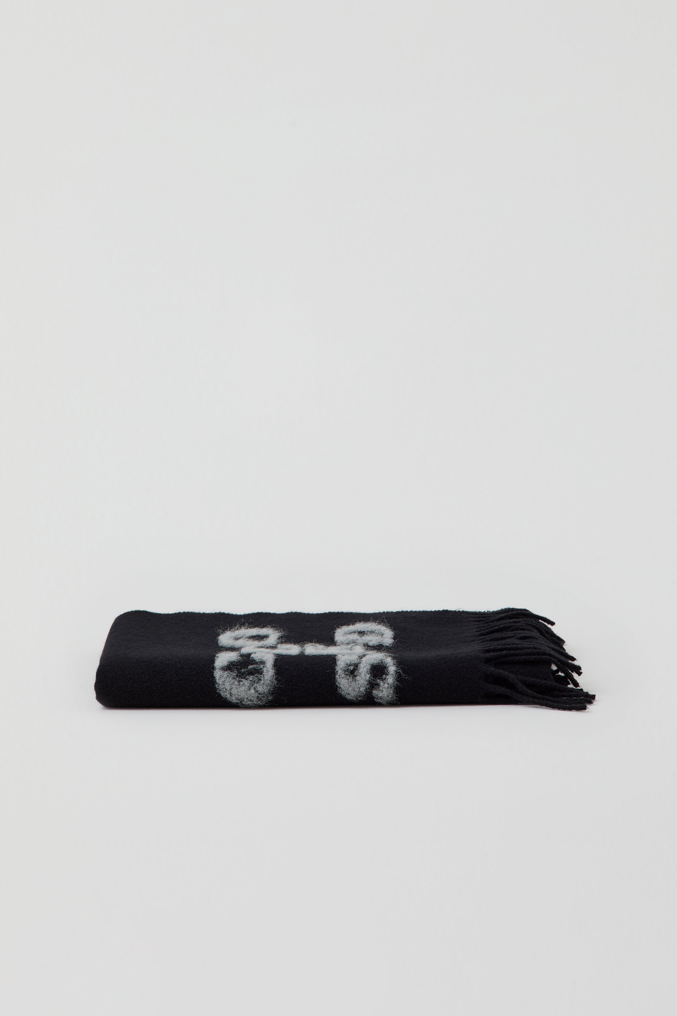 CLOSED-SCARF SCARF-ARCHIVE-SALE-OUTLET-Lagerverkauf-Accessoires-ONE-BLACK-ARCHIVIST