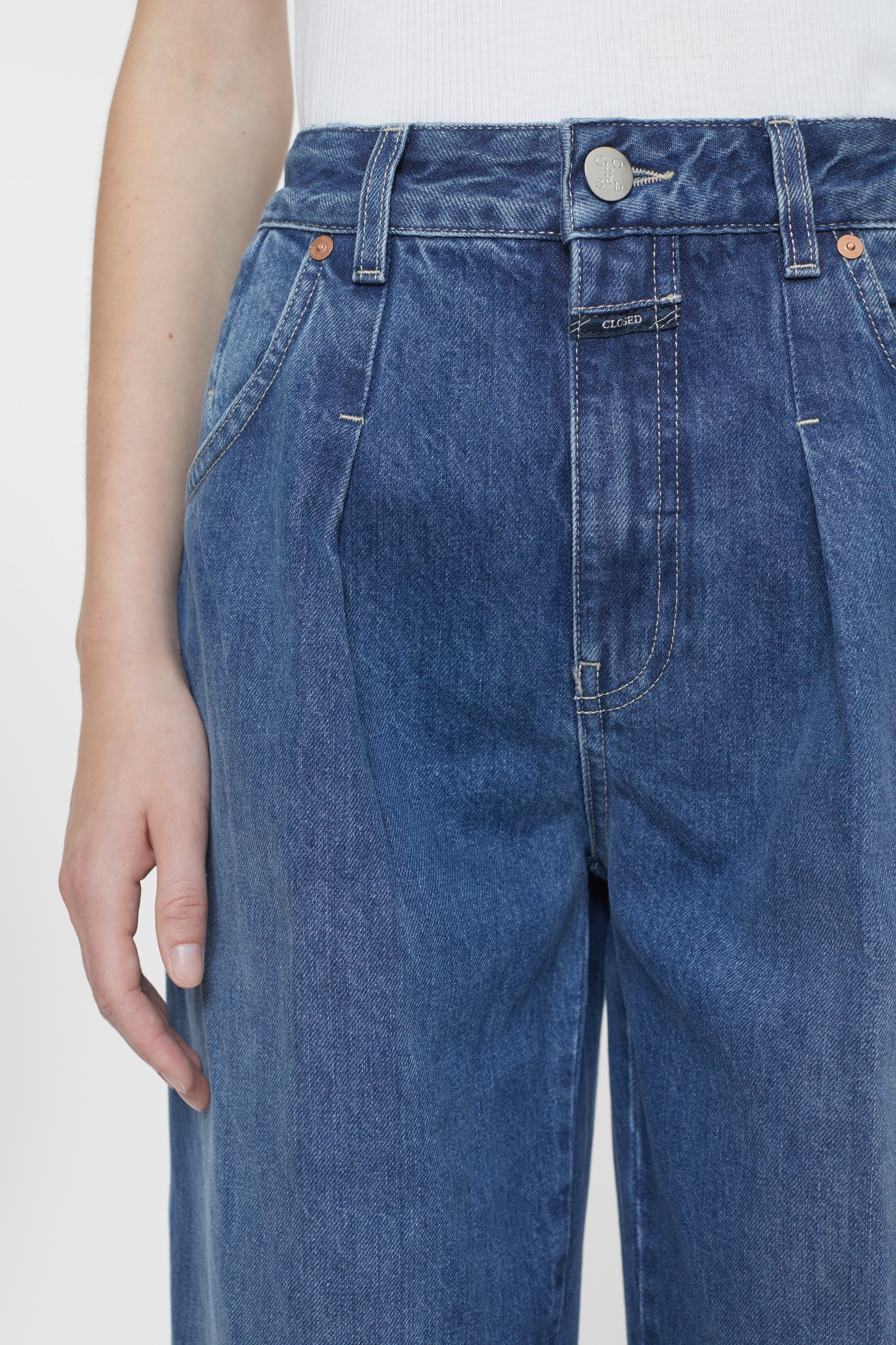 CLOSED-STYLE NAME WELLINGTON JEANS-ARCHIVE-SALE-OUTLET-Lagerverkauf-Jeans-ARCHIVIST