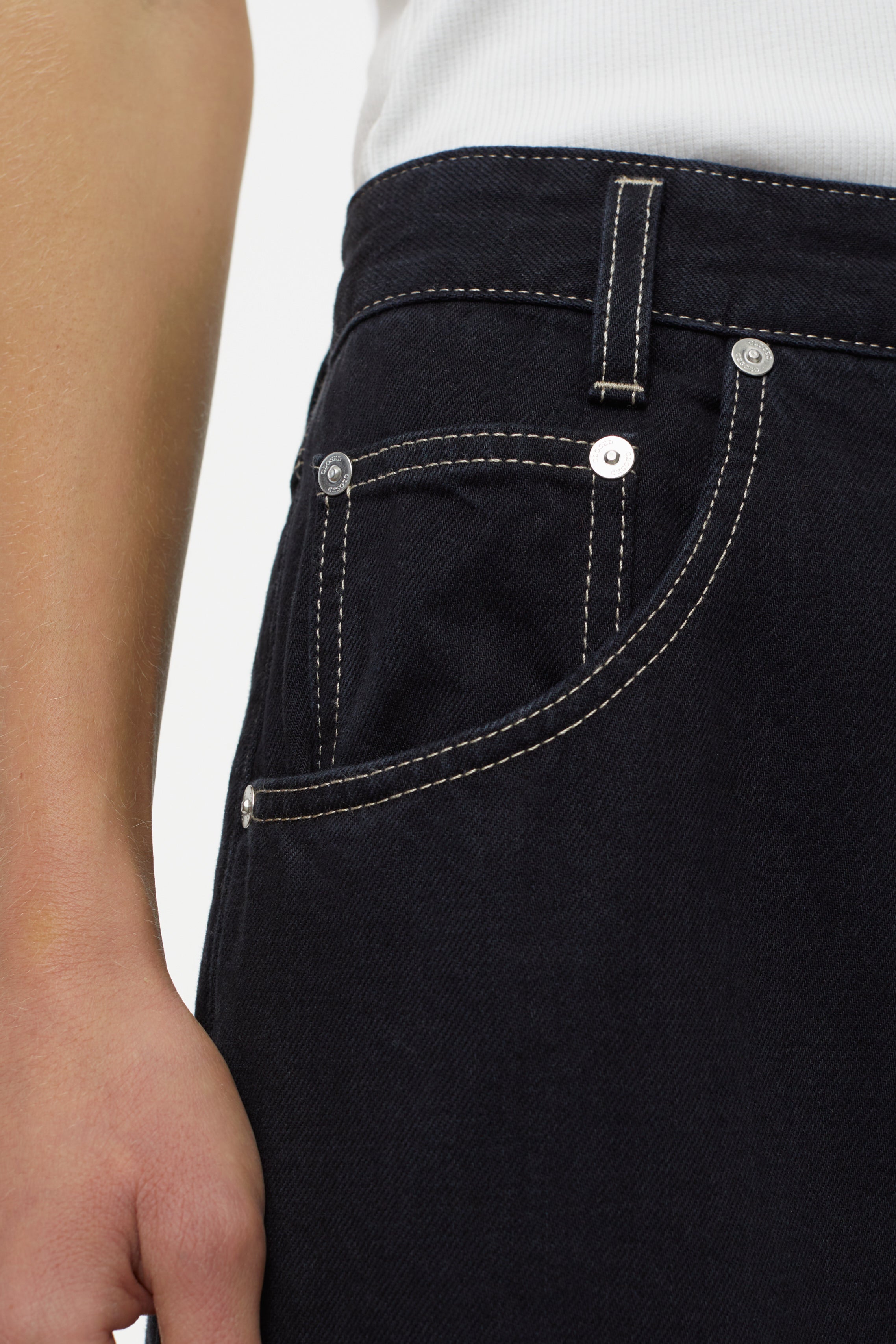 MORUS-Jeans-Closed-ARCHIVIST