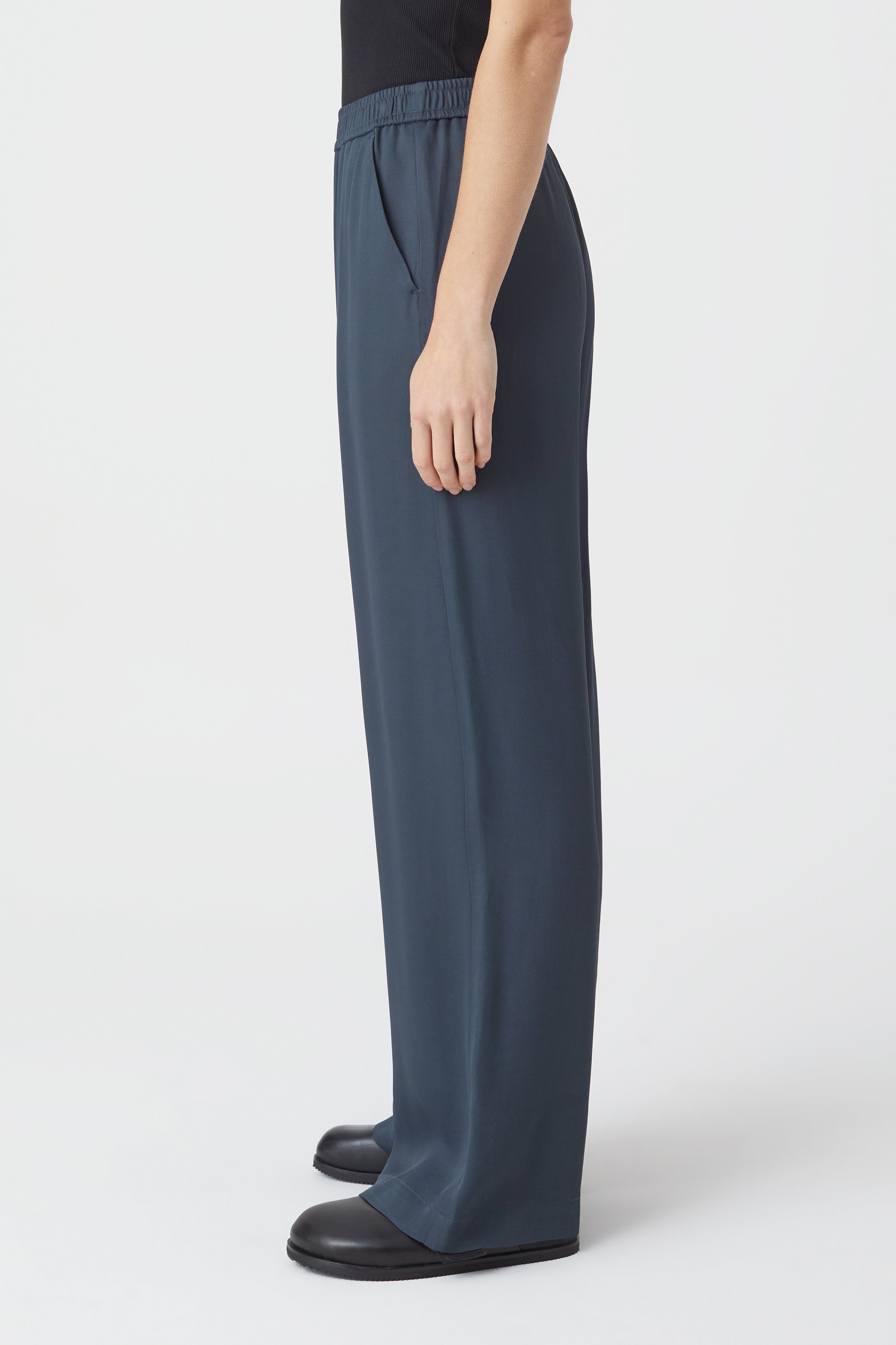 CLOSED-STYLE NAME WINONA PANTS-ARCHIVE-SALE-OUTLET-Lagerverkauf-Jeans-ARCHIVIST