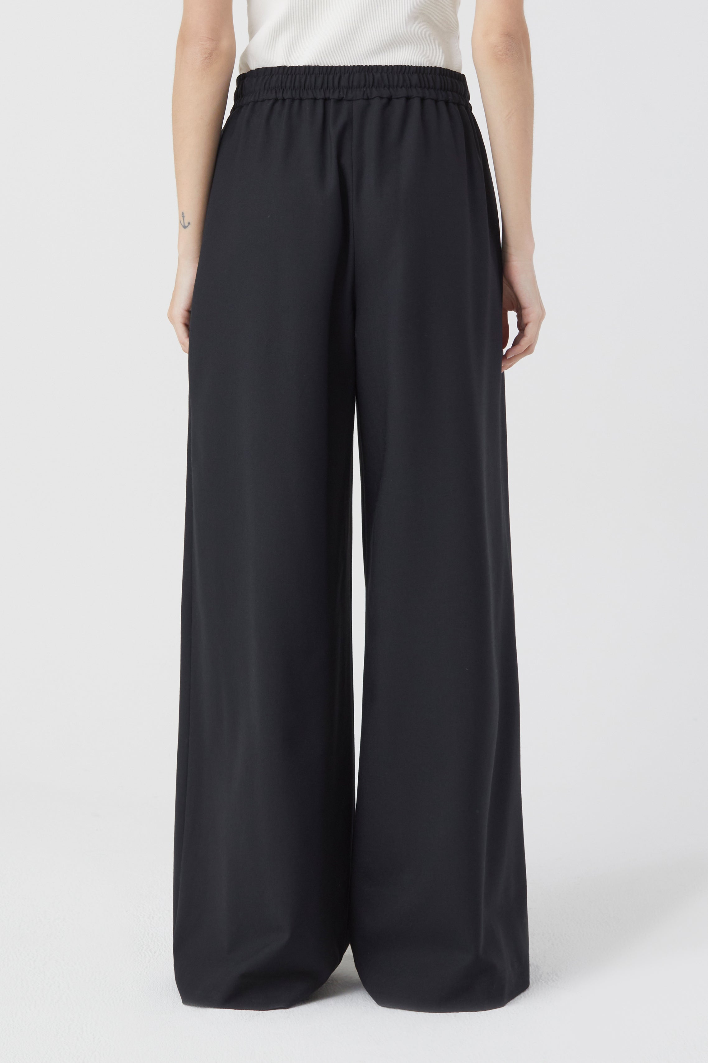 CLOSED-STYLE NAME FARIS PANTS-ARCHIVE-SALE-OUTLET-Lagerverkauf-Jeans-ARCHIVIST