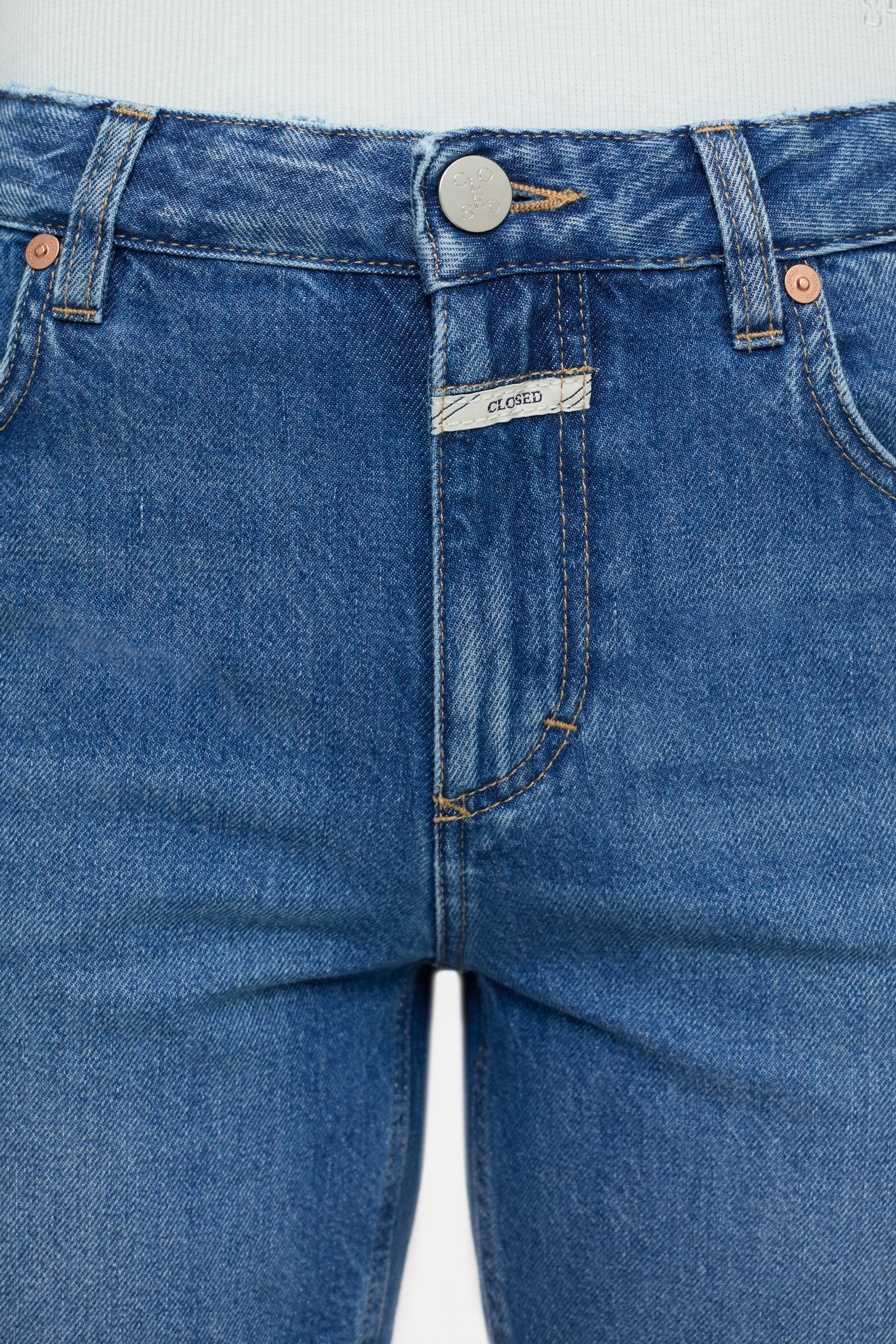 JINNIE-Hosen-Closed-ARCHIVIST