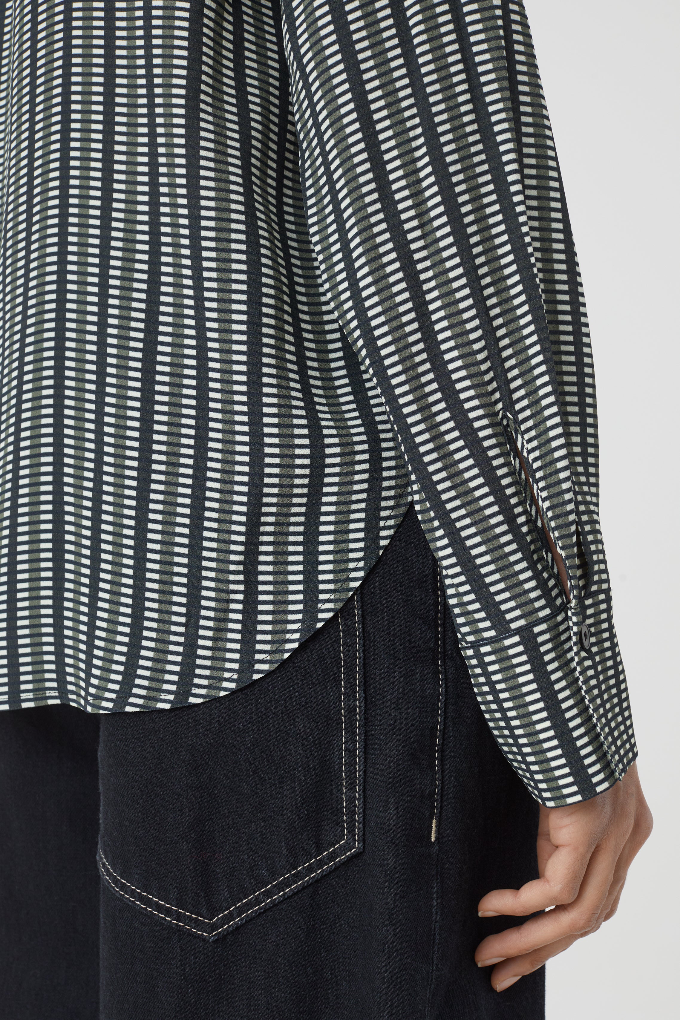 STRAIGHT FITTED SHIRT