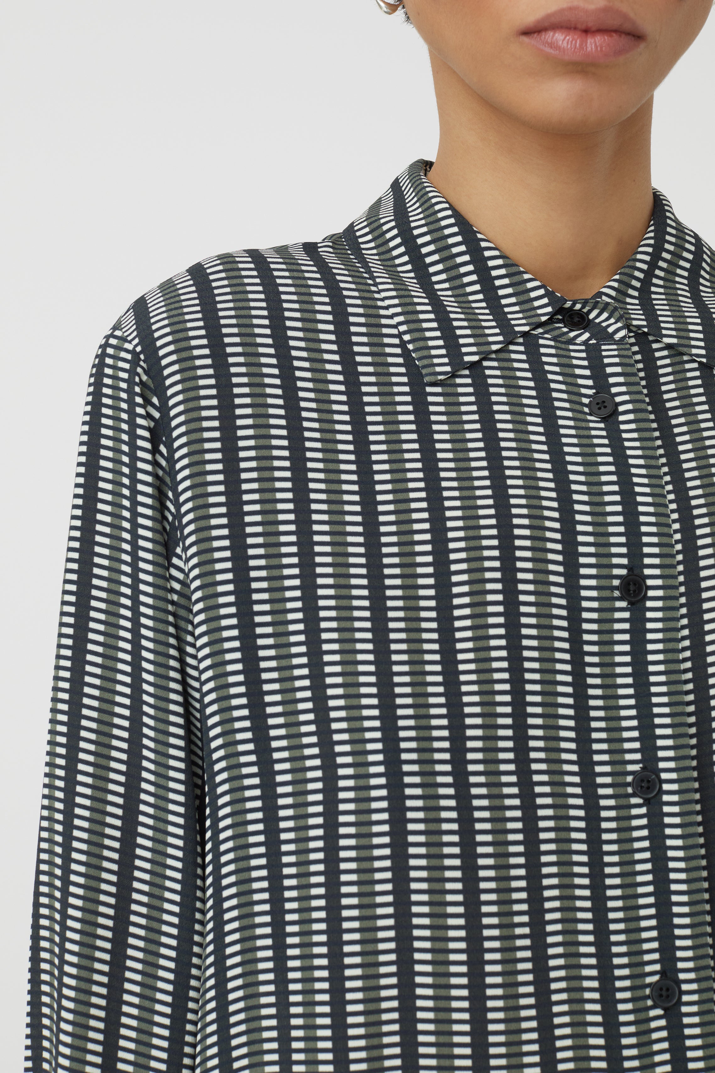 STRAIGHT FITTED SHIRT