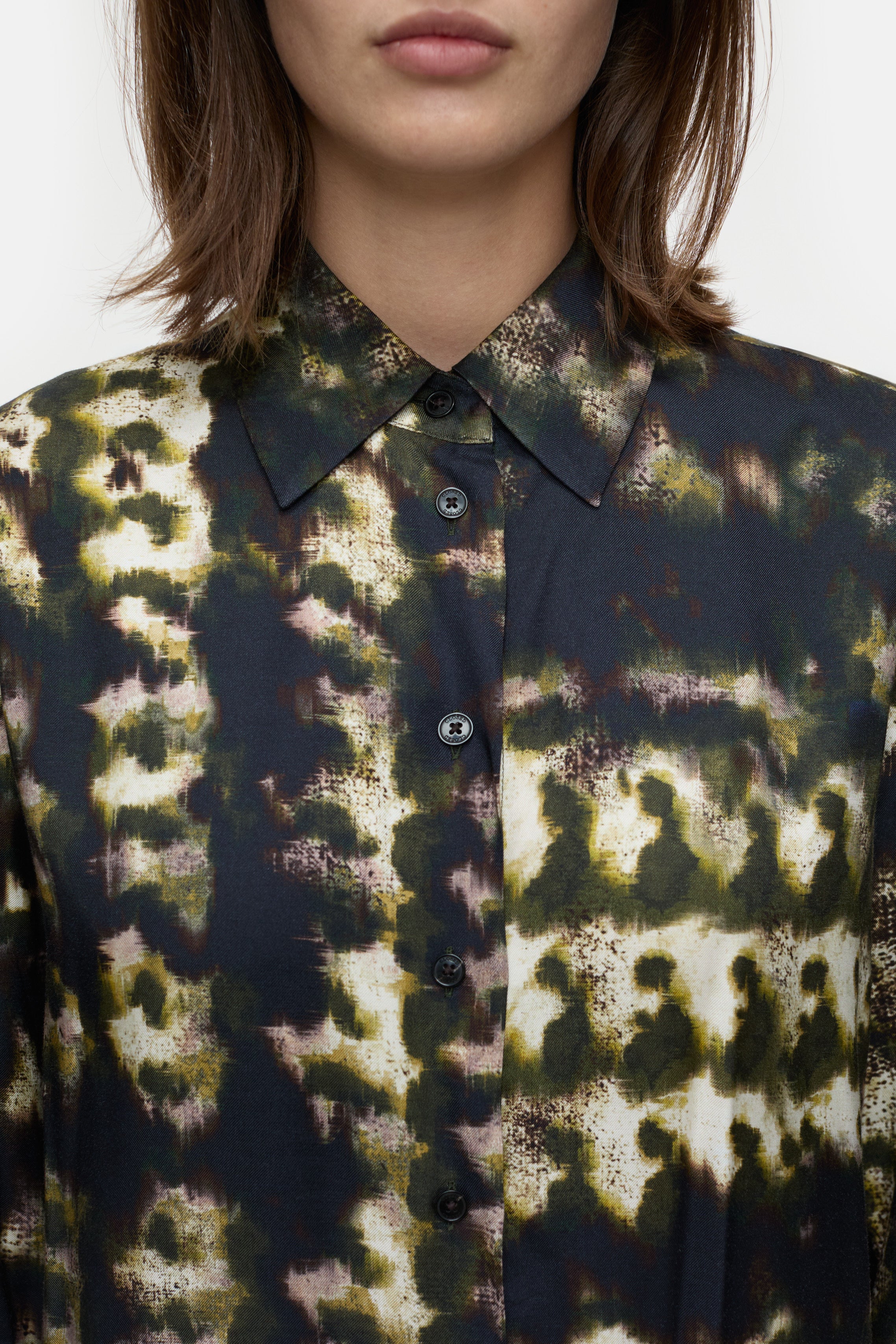 STRAIGHT FITTED SHIRT