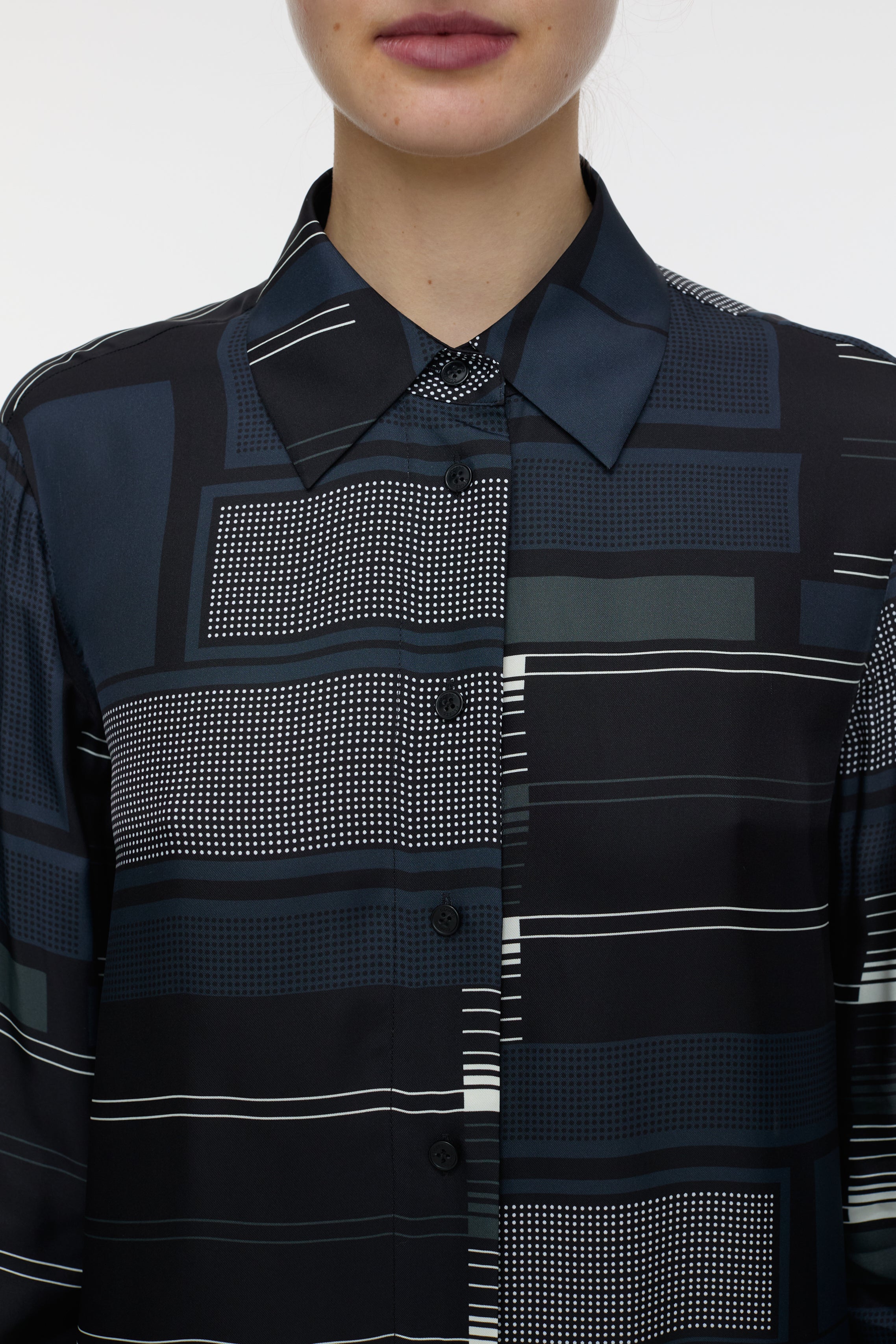 Closed-STRAIGHT FITTED SHIRT-Hemden & Blusen-Black-Deal-Outlet-by-ARCHIVIST