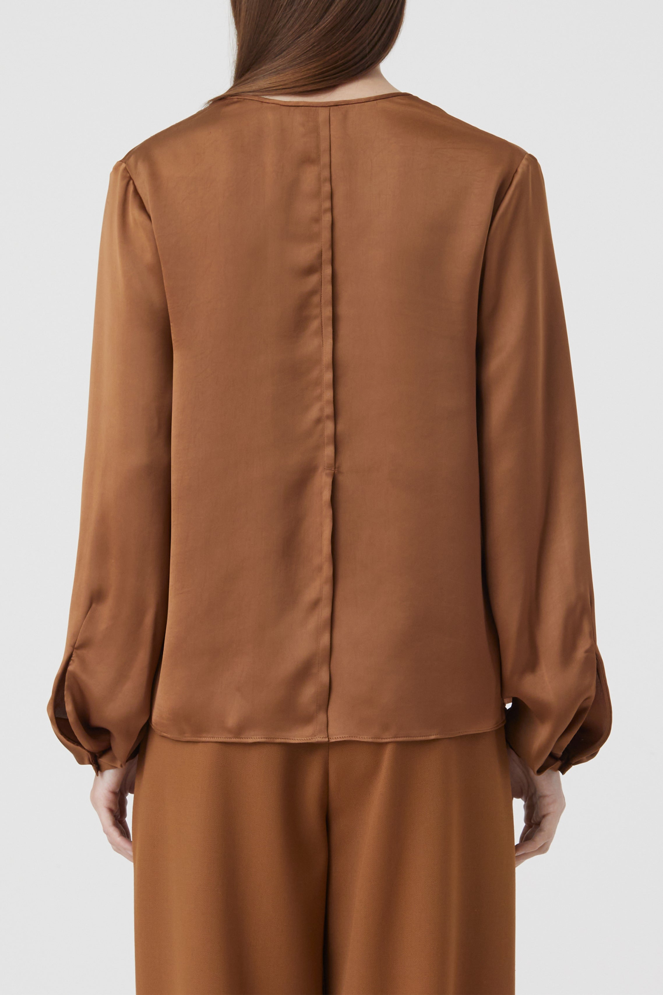 SLEEK TWILL BLOUSE