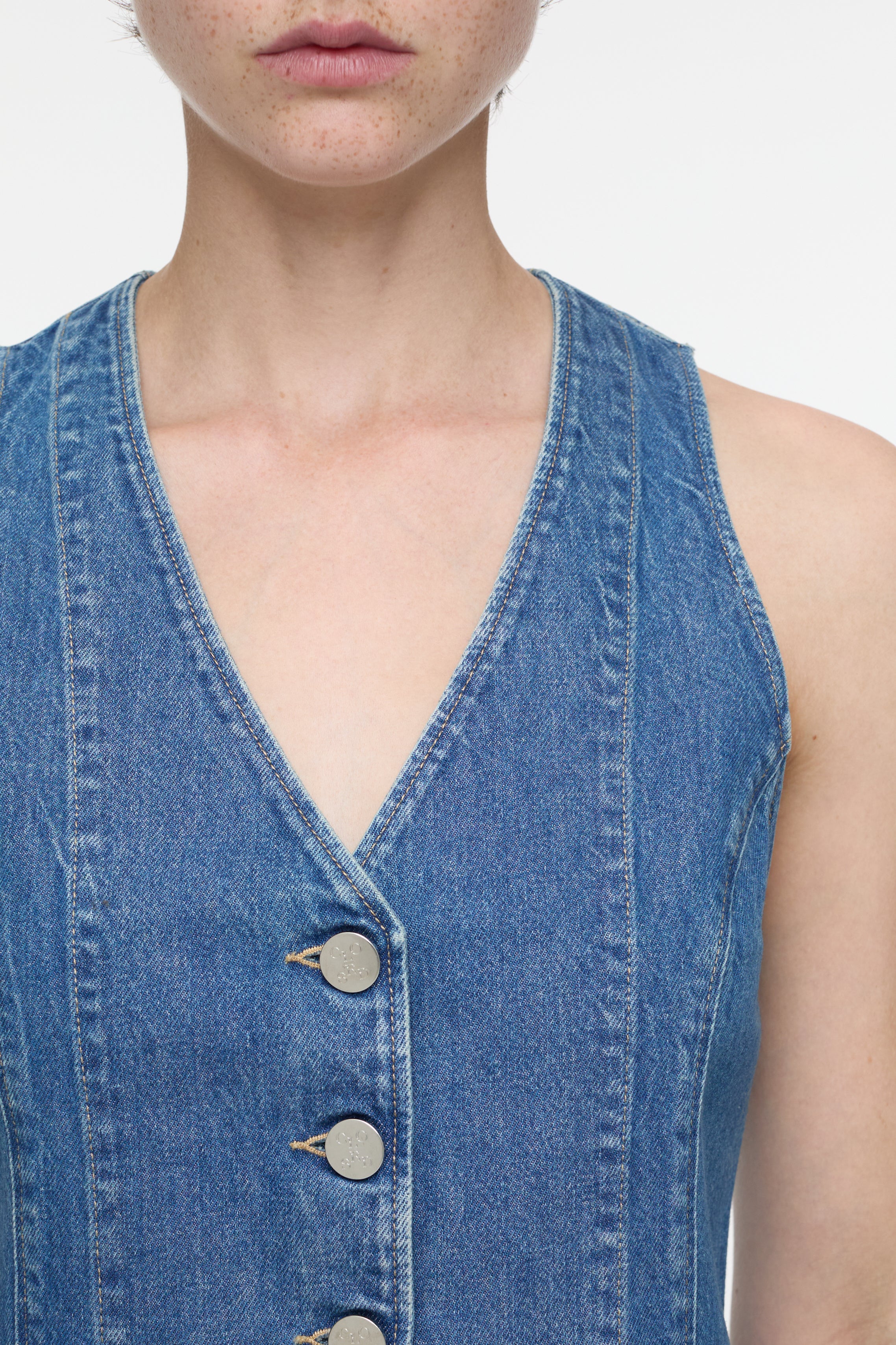 Closed-FITTED DENIM WAISTCOAT-Hemden & Blusen-Black-Deal-Outlet-by-ARCHIVIST