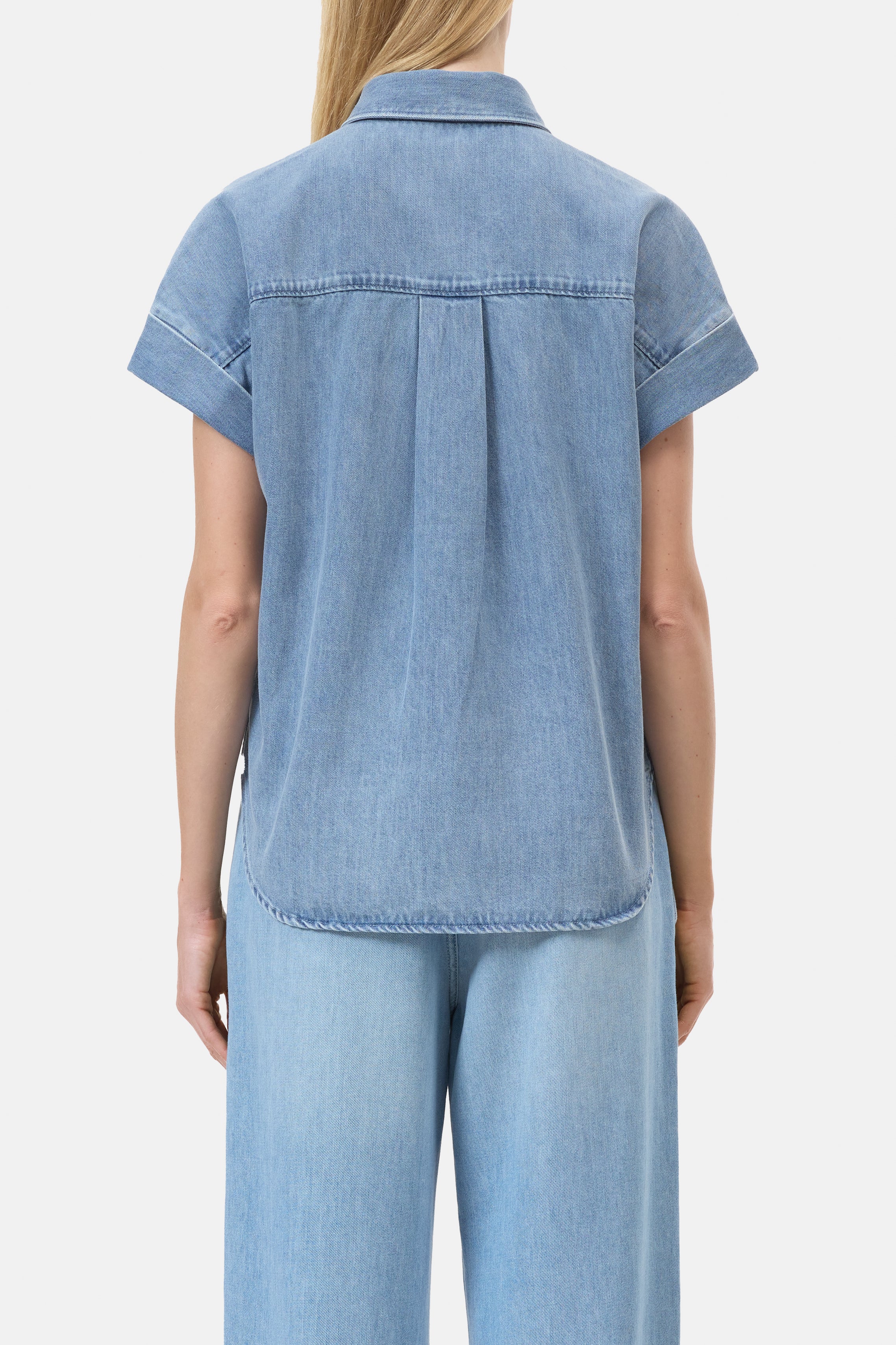 SLEEVELESS SHIRT-Hemden & Blusen-Closed-ARCHIVIST